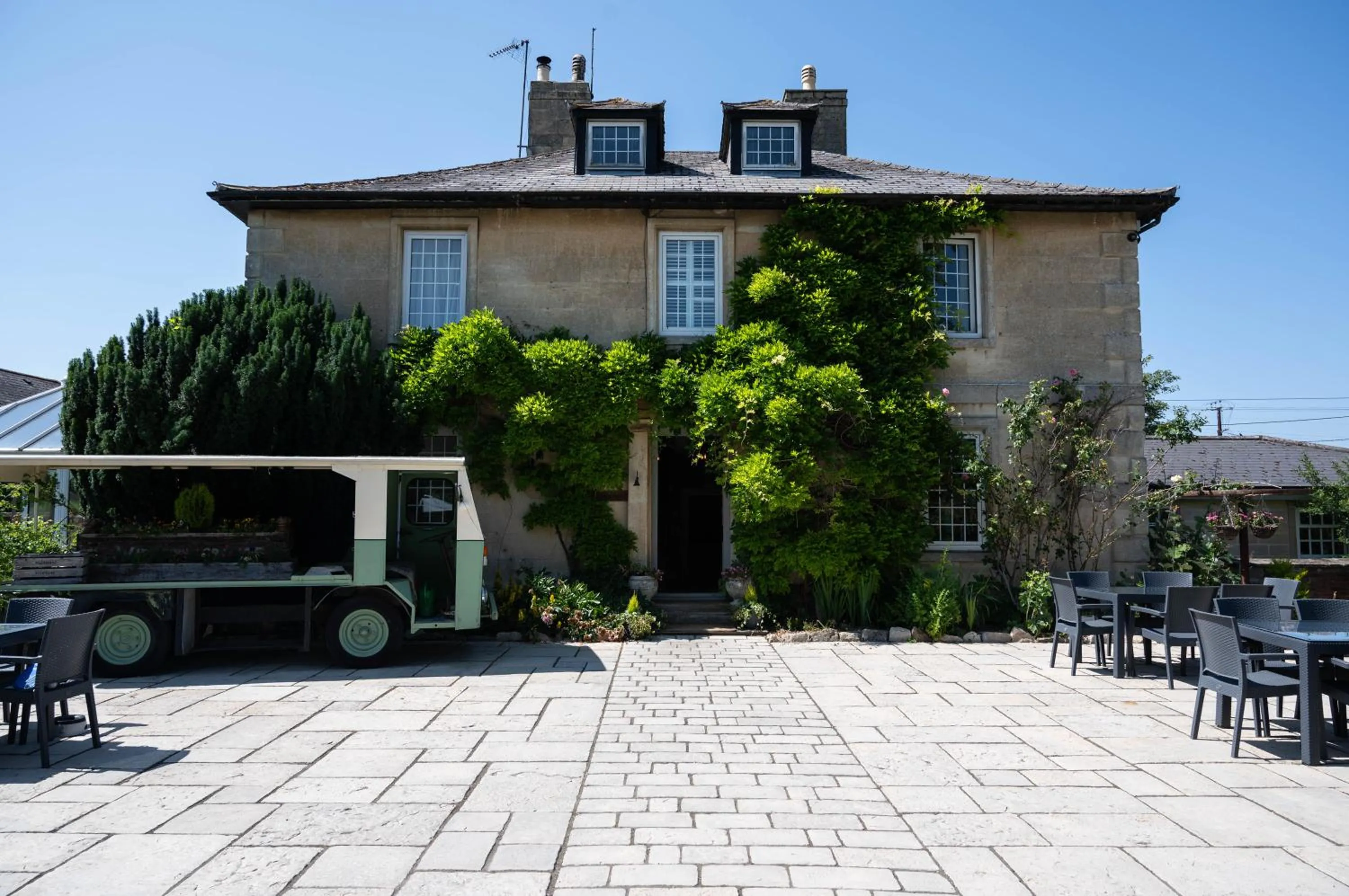 Property building in Widbrook Grange