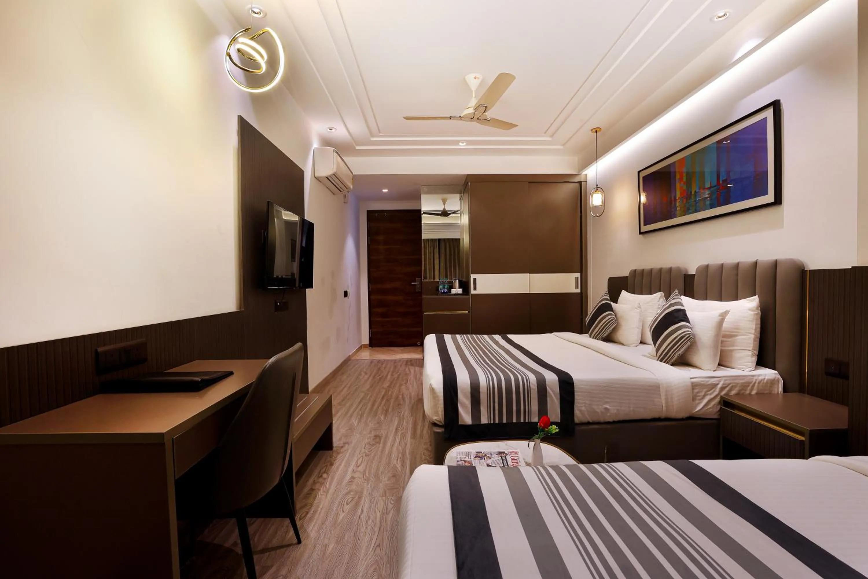 Photo of the whole room, Bed in OPO Iffco Chowk, Gurgaon