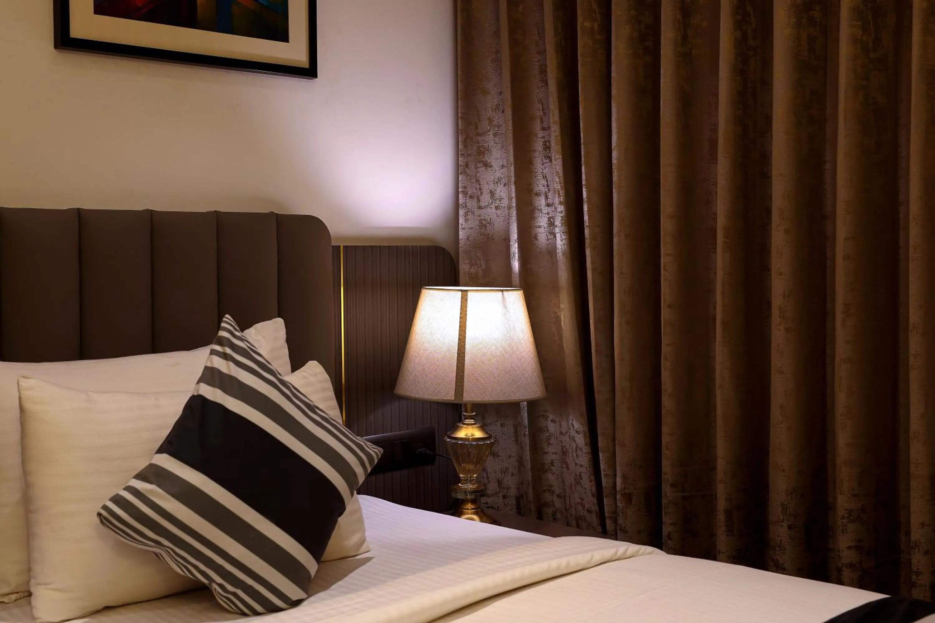 Photo of the whole room, Bed in OPO Iffco Chowk, Gurgaon