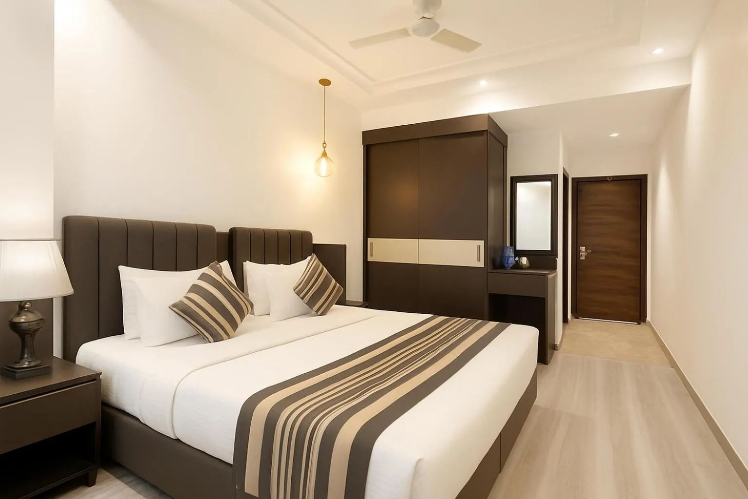 Property building, Bed in OPO Iffco Chowk, Gurgaon