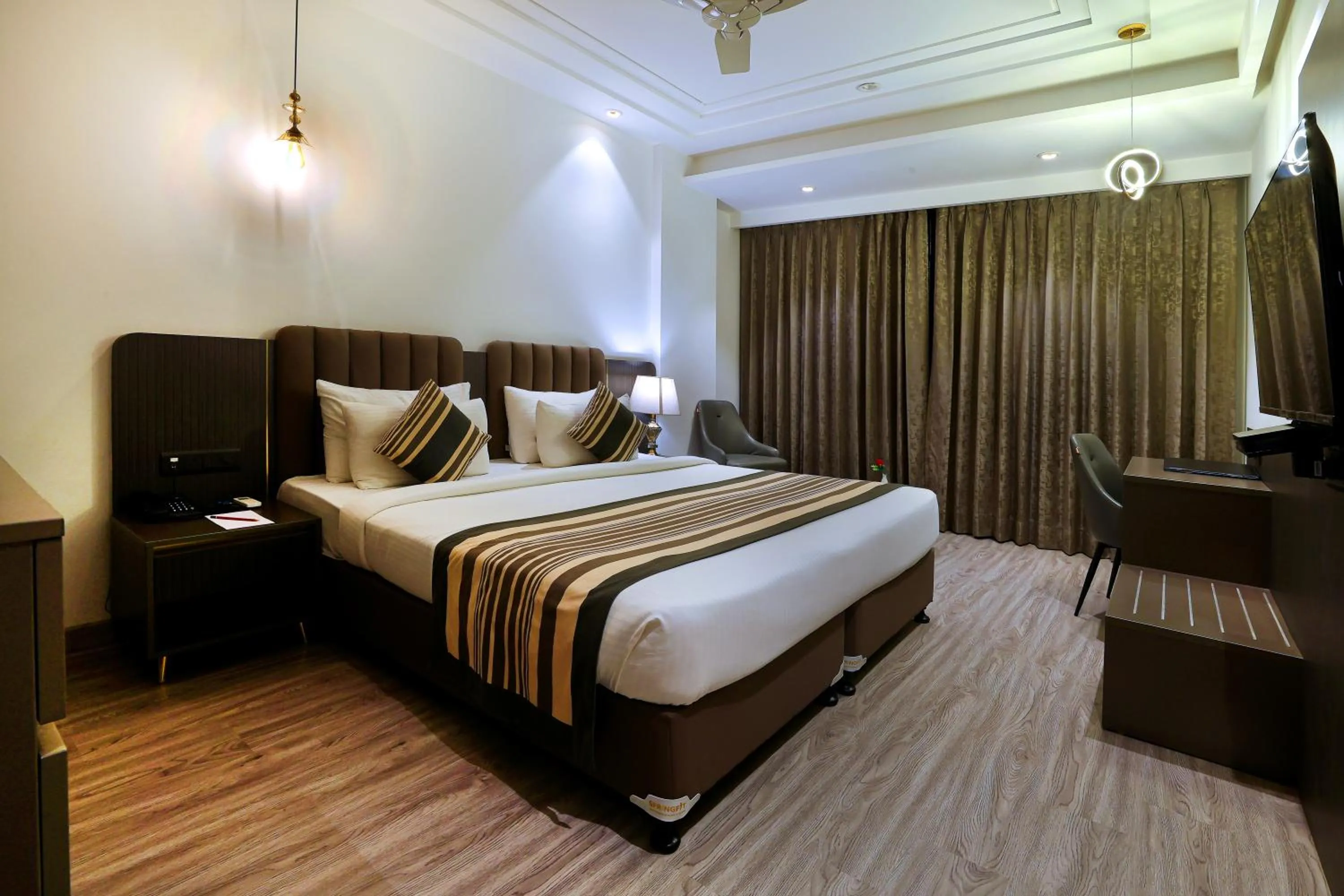 Photo of the whole room, Bed in OPO Iffco Chowk, Gurgaon