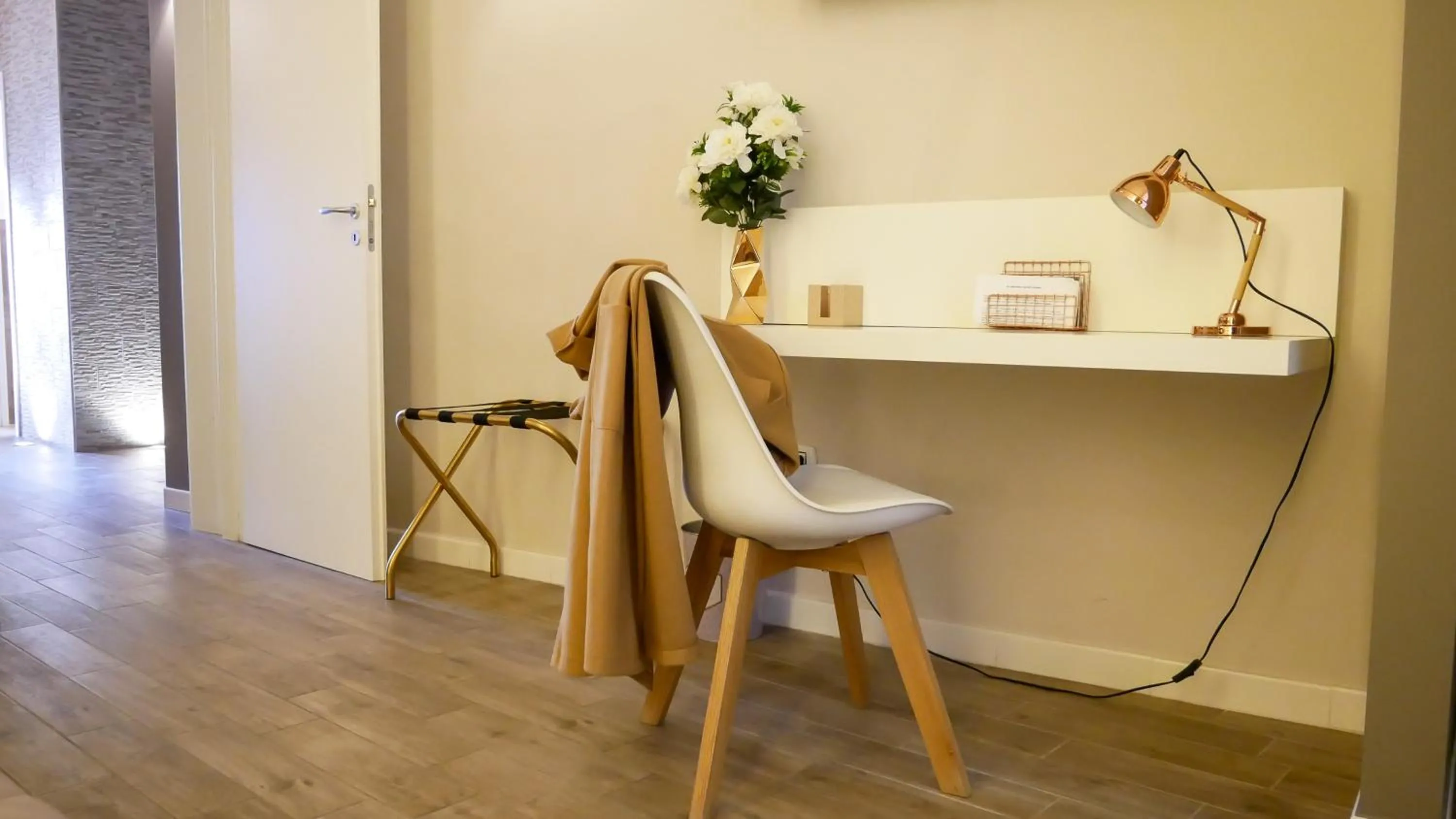 Seating area in La Banchina Holiday Rooms