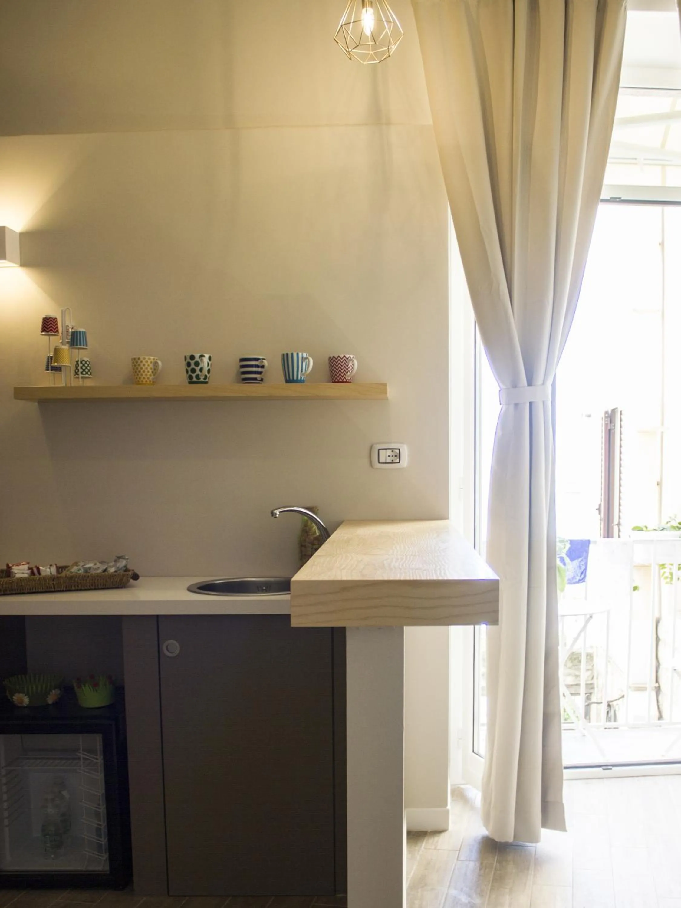 Coffee/tea facilities in La Banchina Holiday Rooms