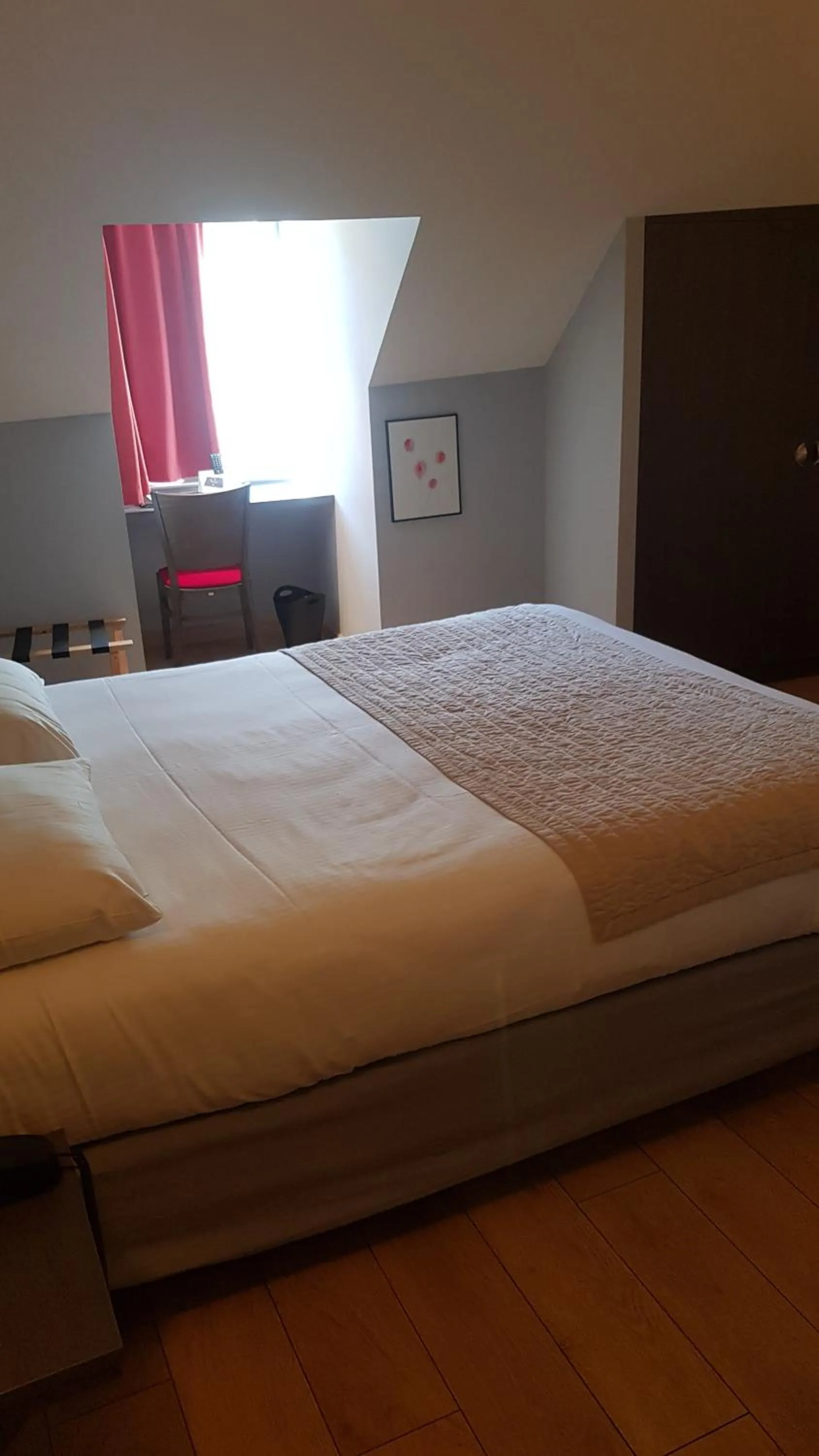 Bedroom, Bed in Logis Hôtel des Deux Forts