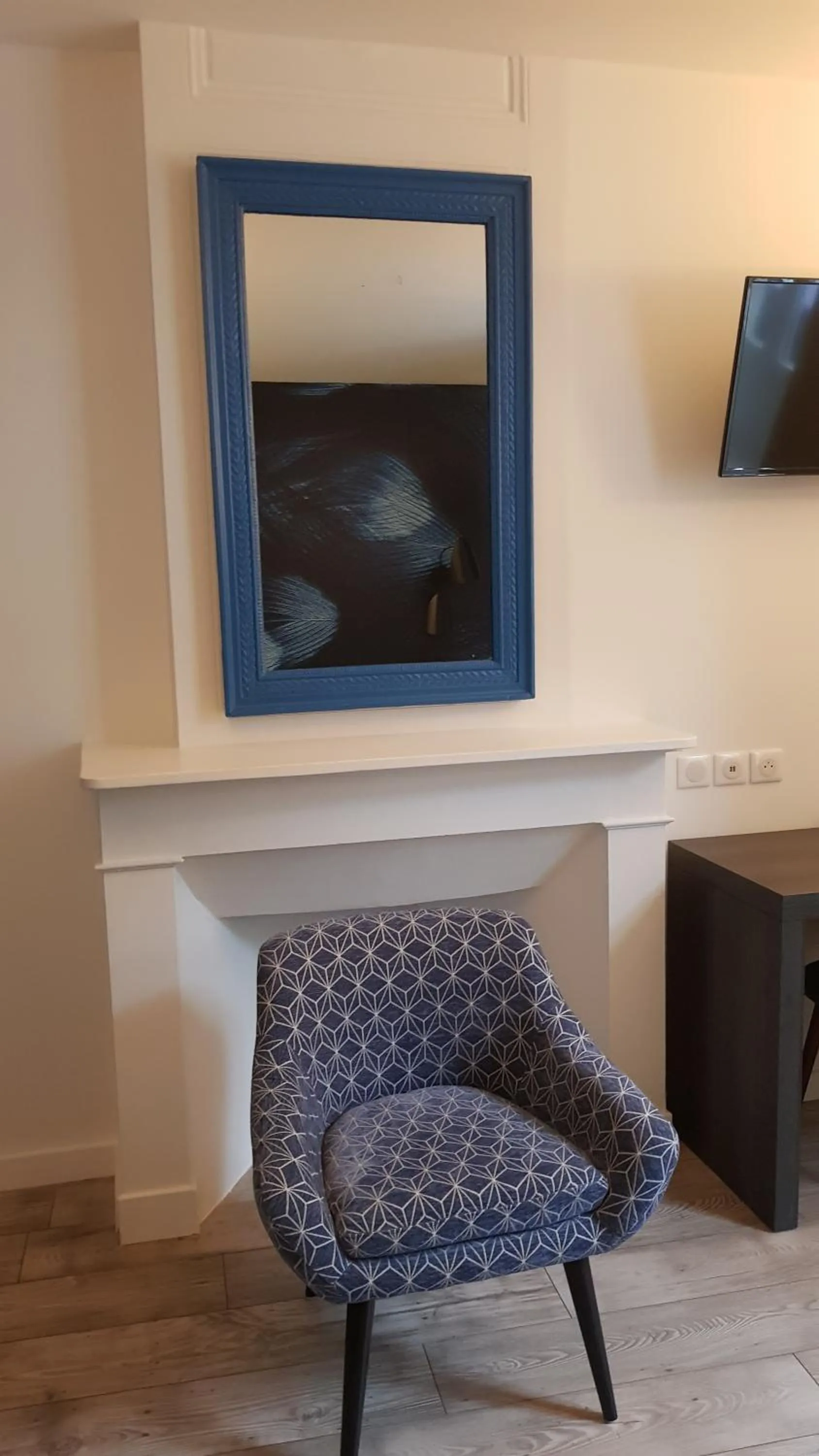 Decorative detail in Logis Hôtel des Deux Forts