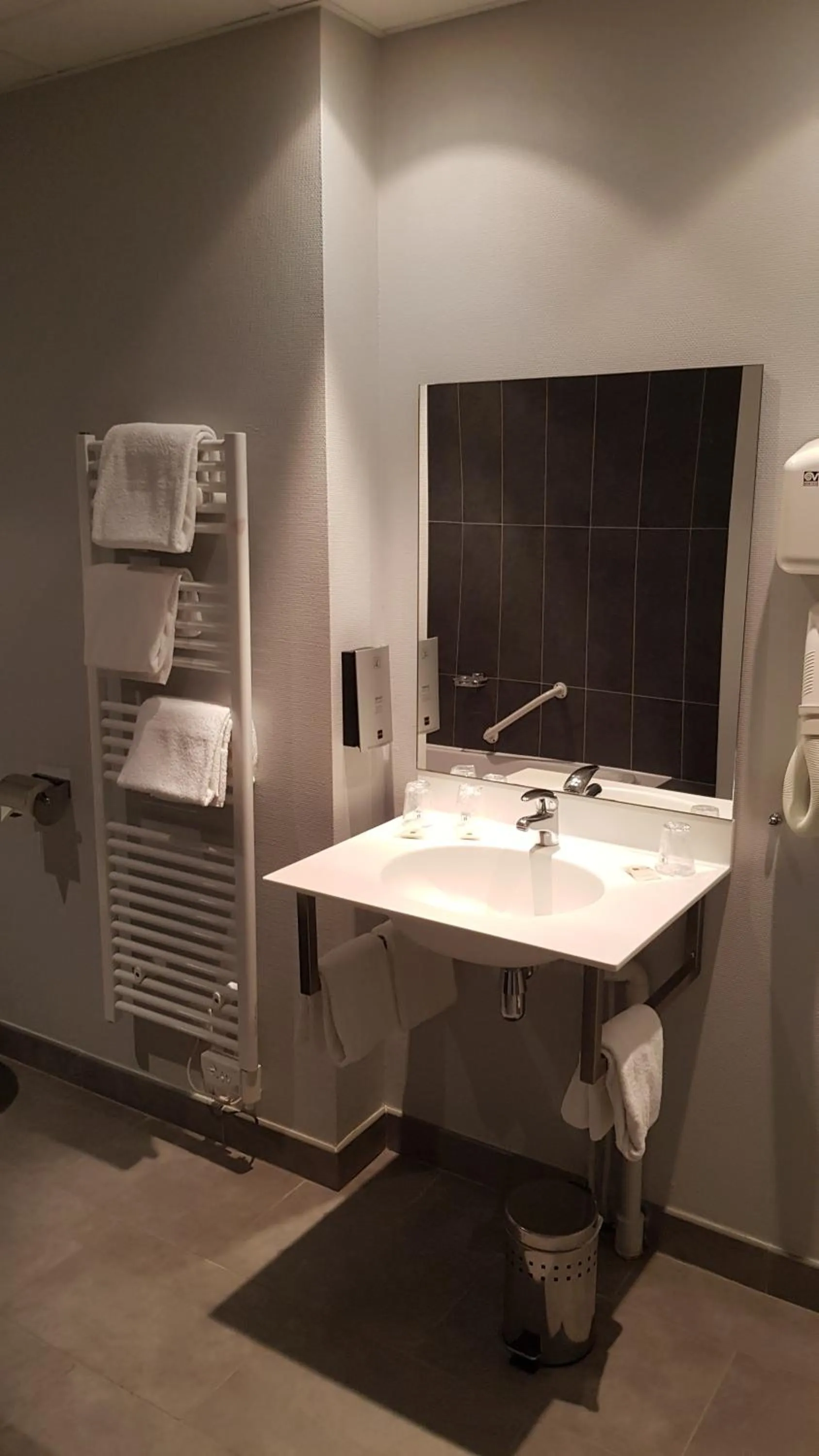 Bathroom in Logis Hôtel des Deux Forts