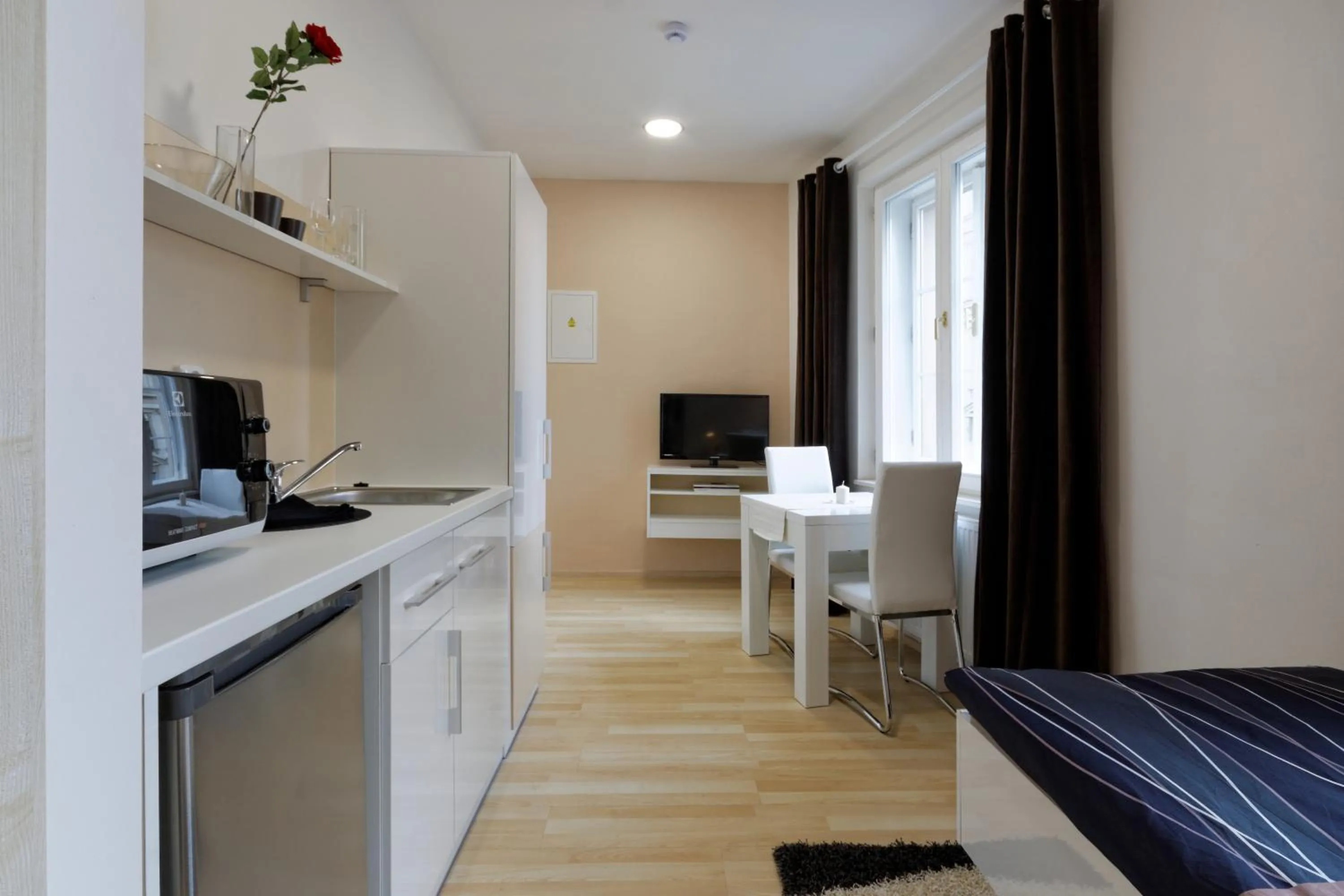 Day in Atrium Apartments