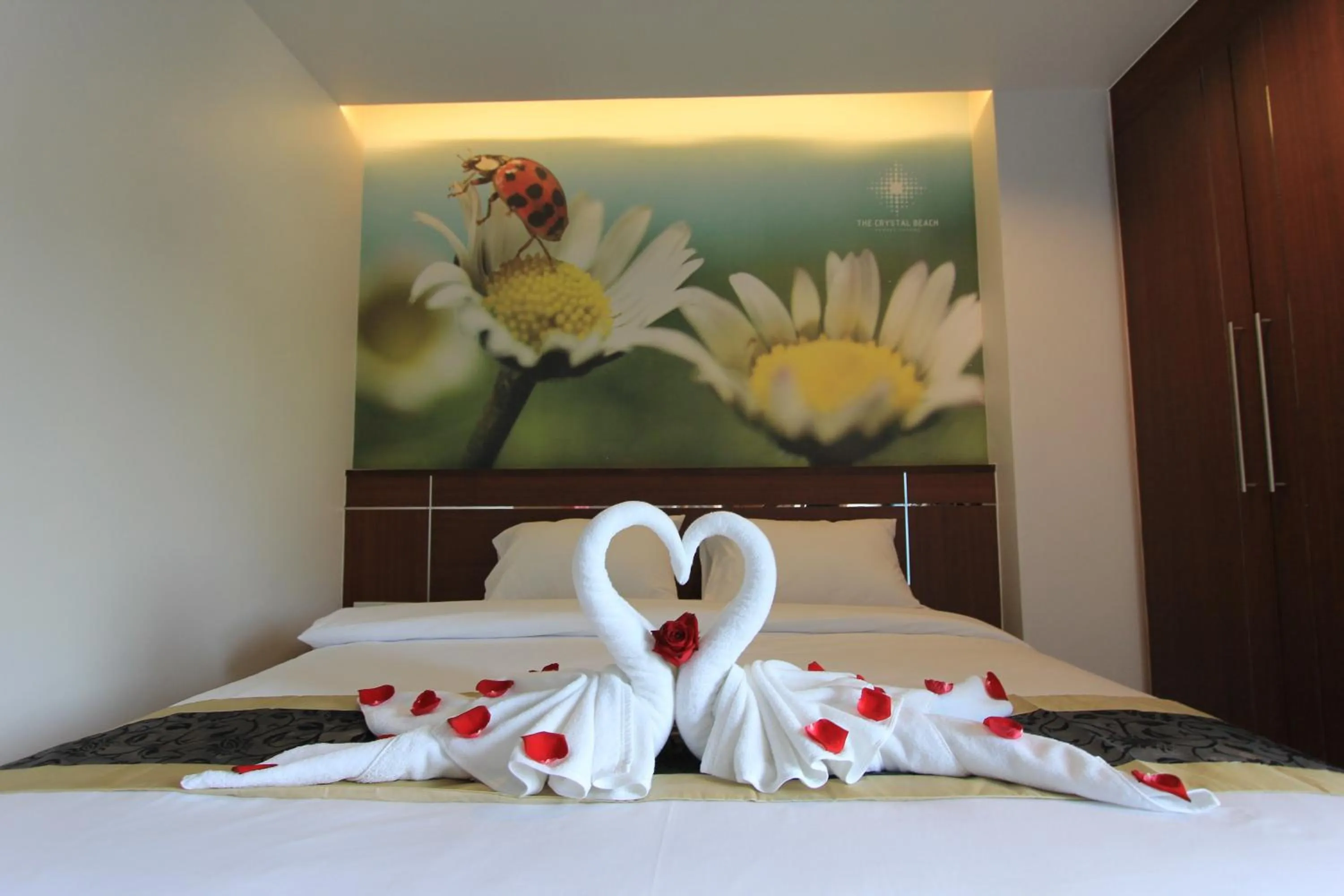 Bedroom, Bed in The Crystal Beach Hotel