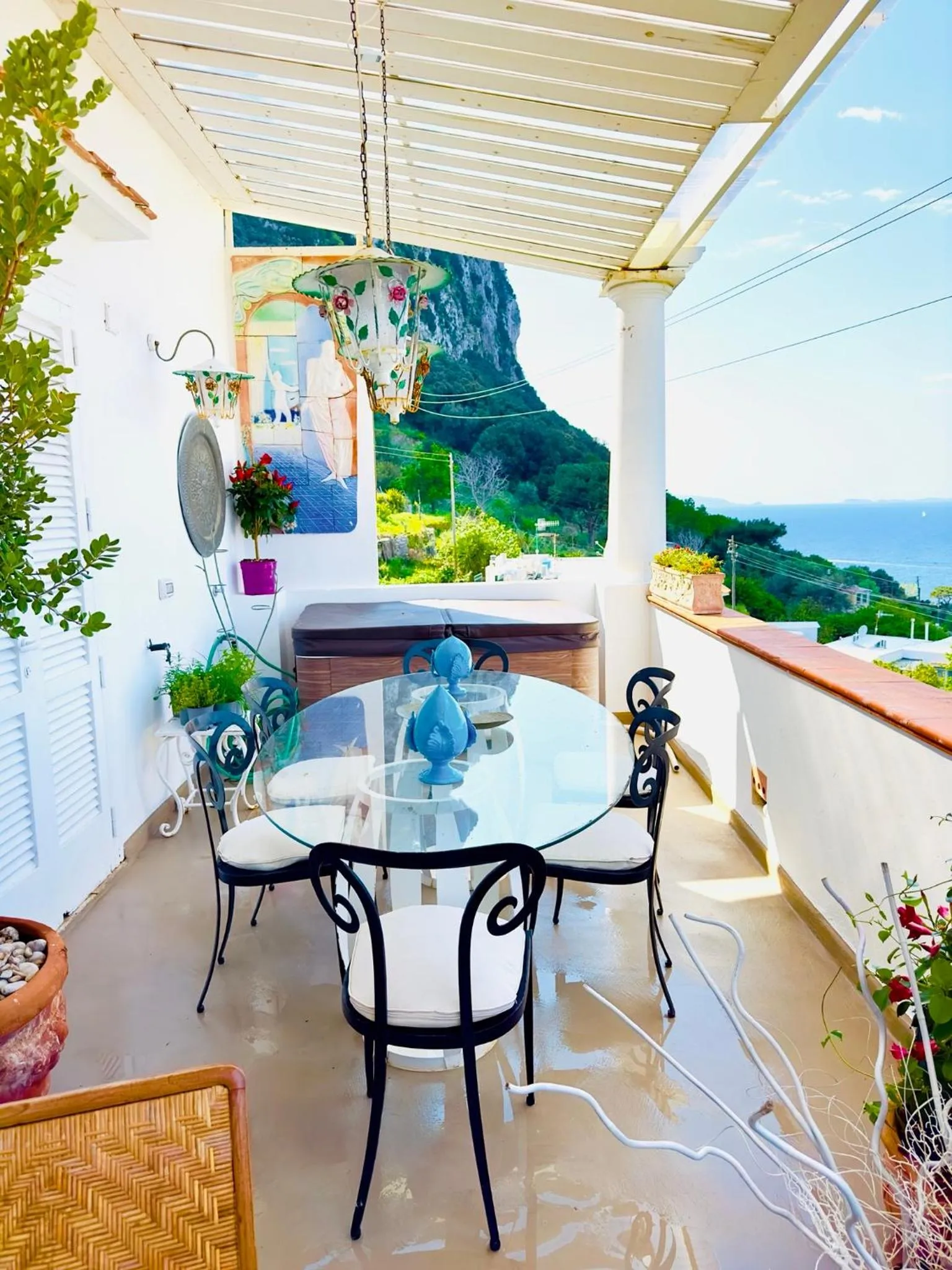 Balcony/Terrace in Scala Fenicia 14 by CapriRooms