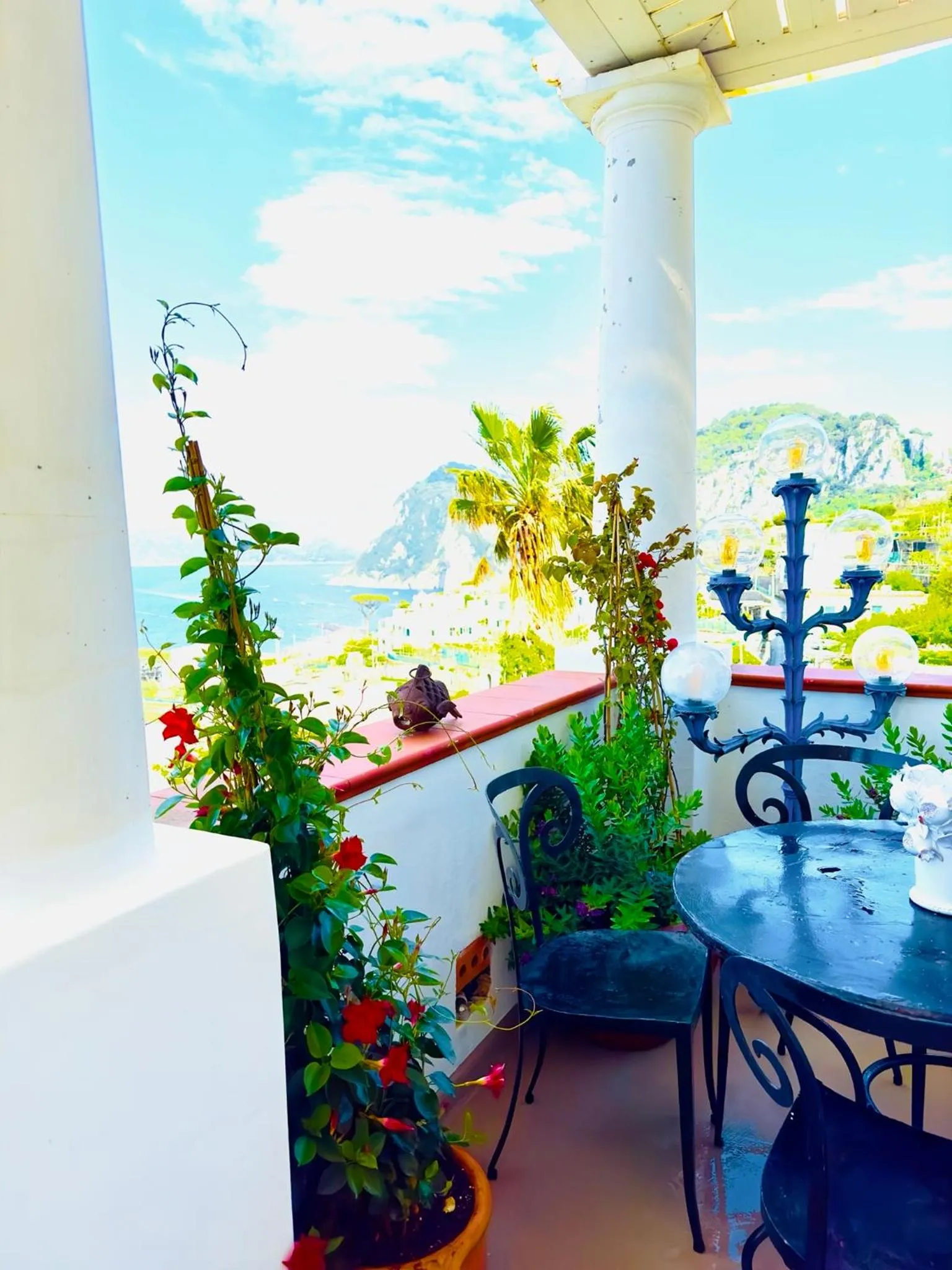 Balcony/Terrace in Scala Fenicia 14 by CapriRooms