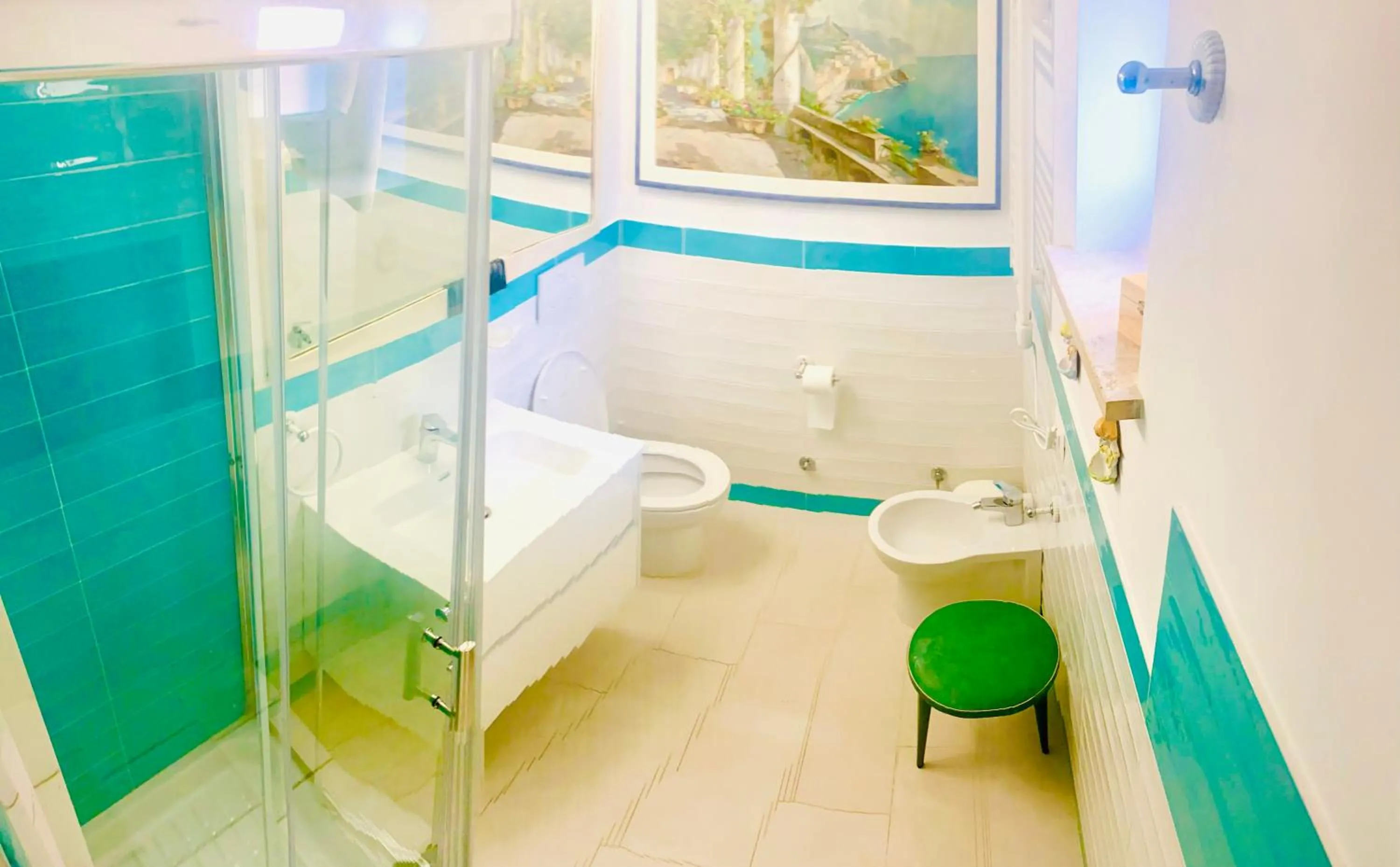 Bathroom in Scala Fenicia 14 by CapriRooms