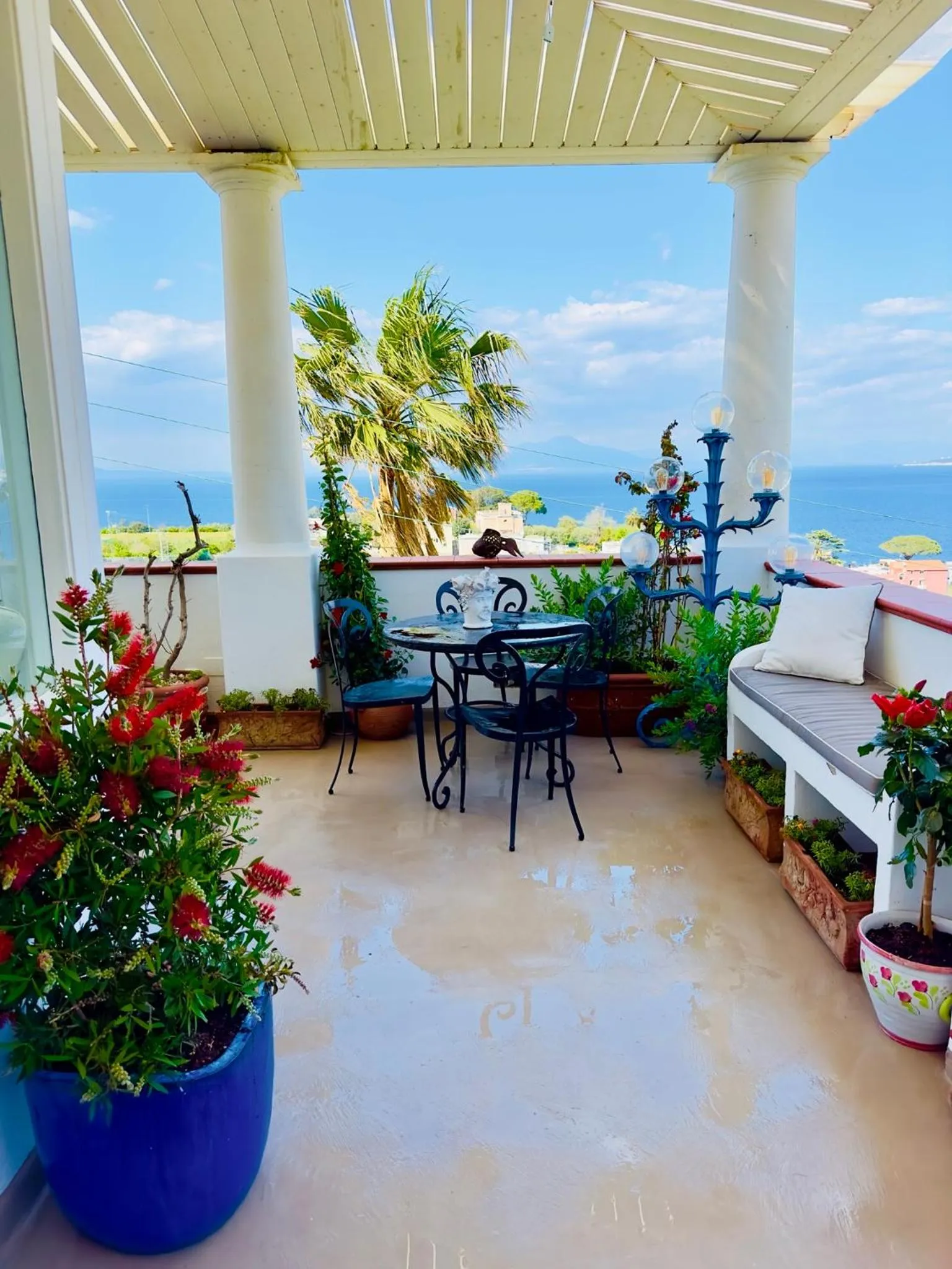 Balcony/Terrace in Scala Fenicia 14 by CapriRooms