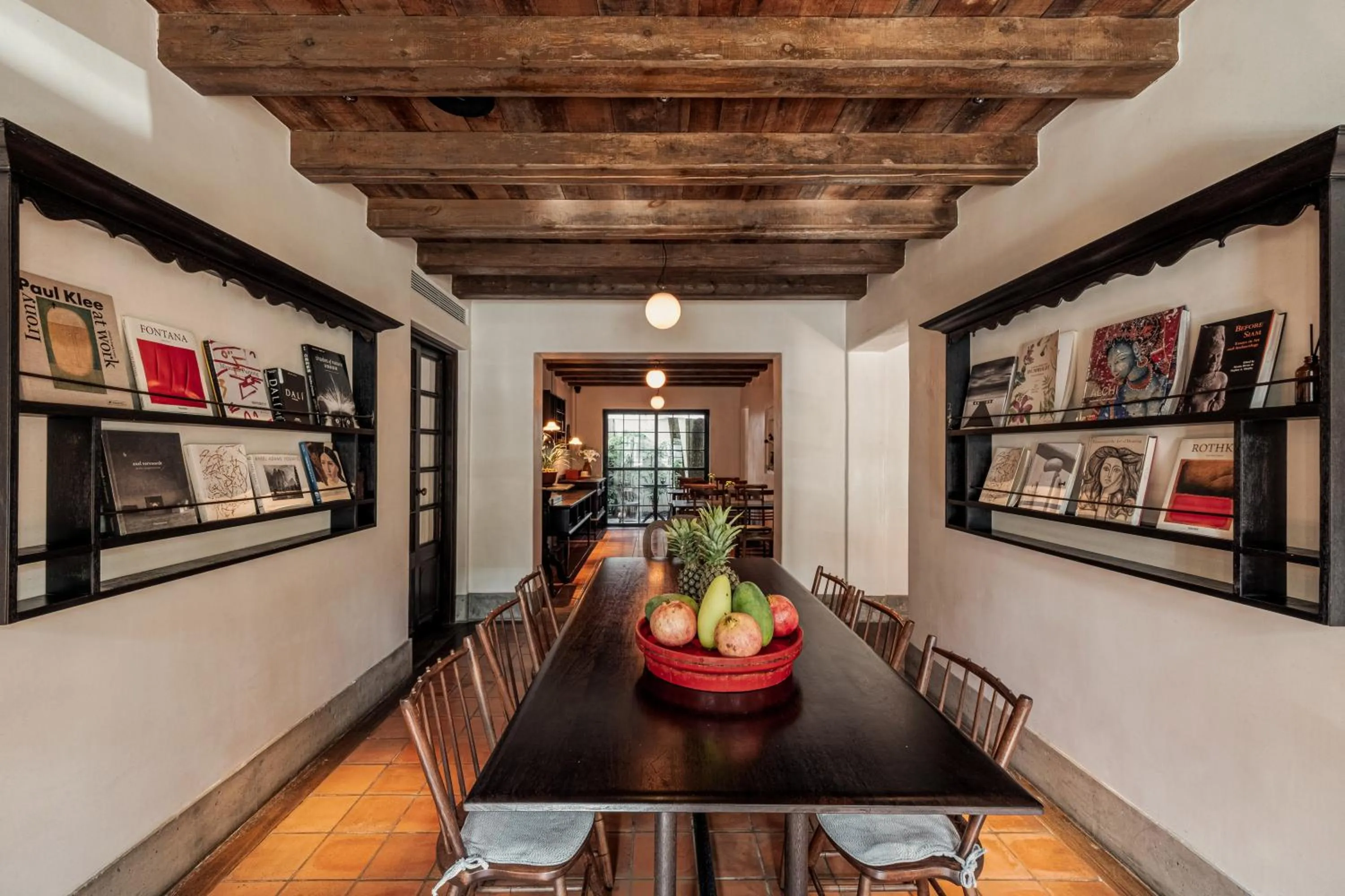 Seating area in Dali Ancient Town Anyu Hotel