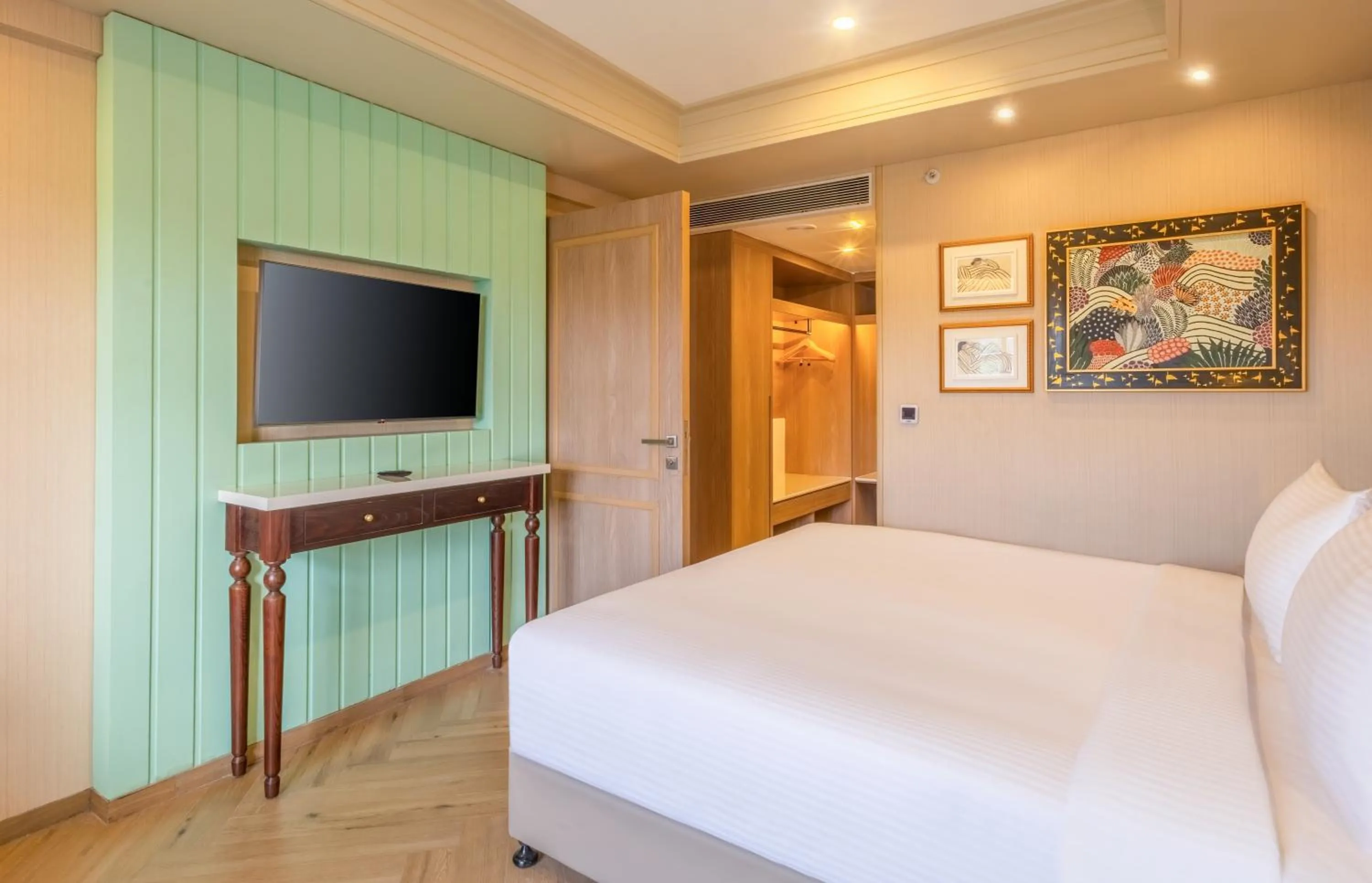 Bedroom, Bed in Enrise by Sayaji Lonavala