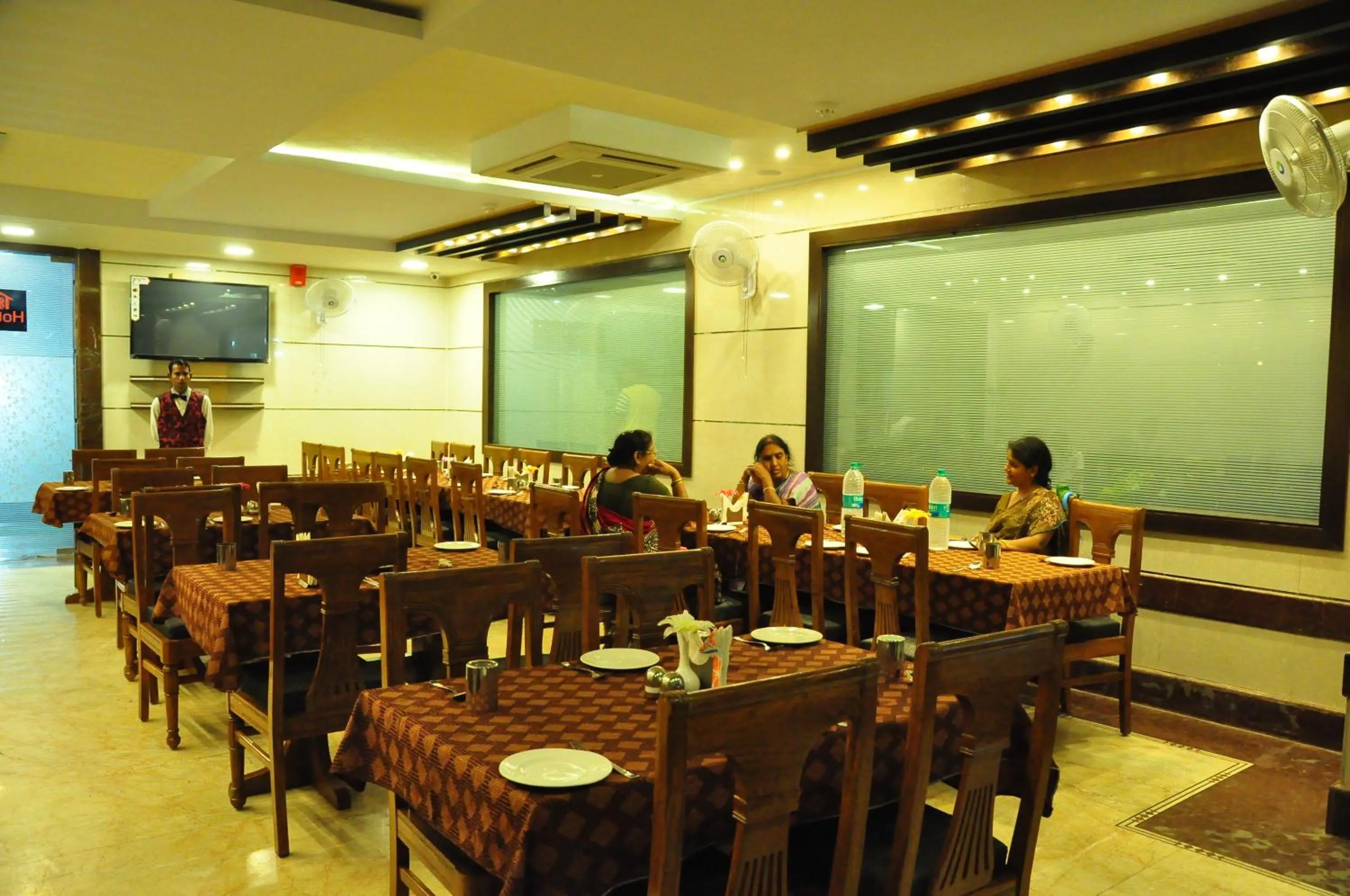 Restaurant/places to eat in Hotel Basera Brij Bhoomi Vrindavan