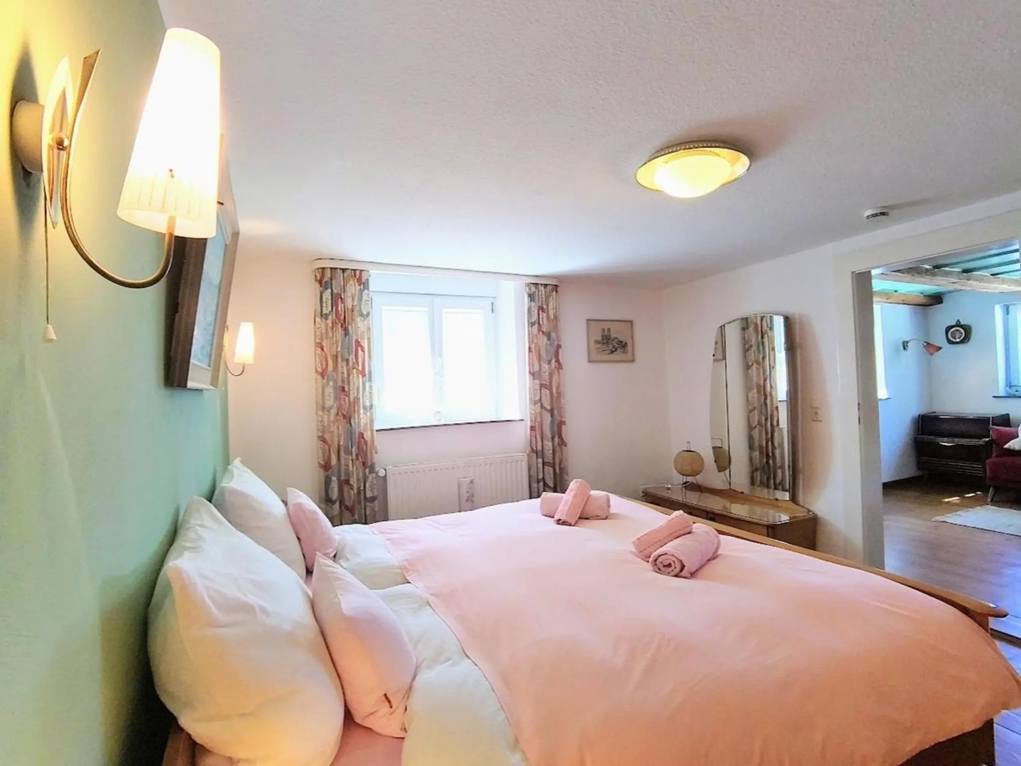 Bed in Ferienwohnung Sorgenfrei