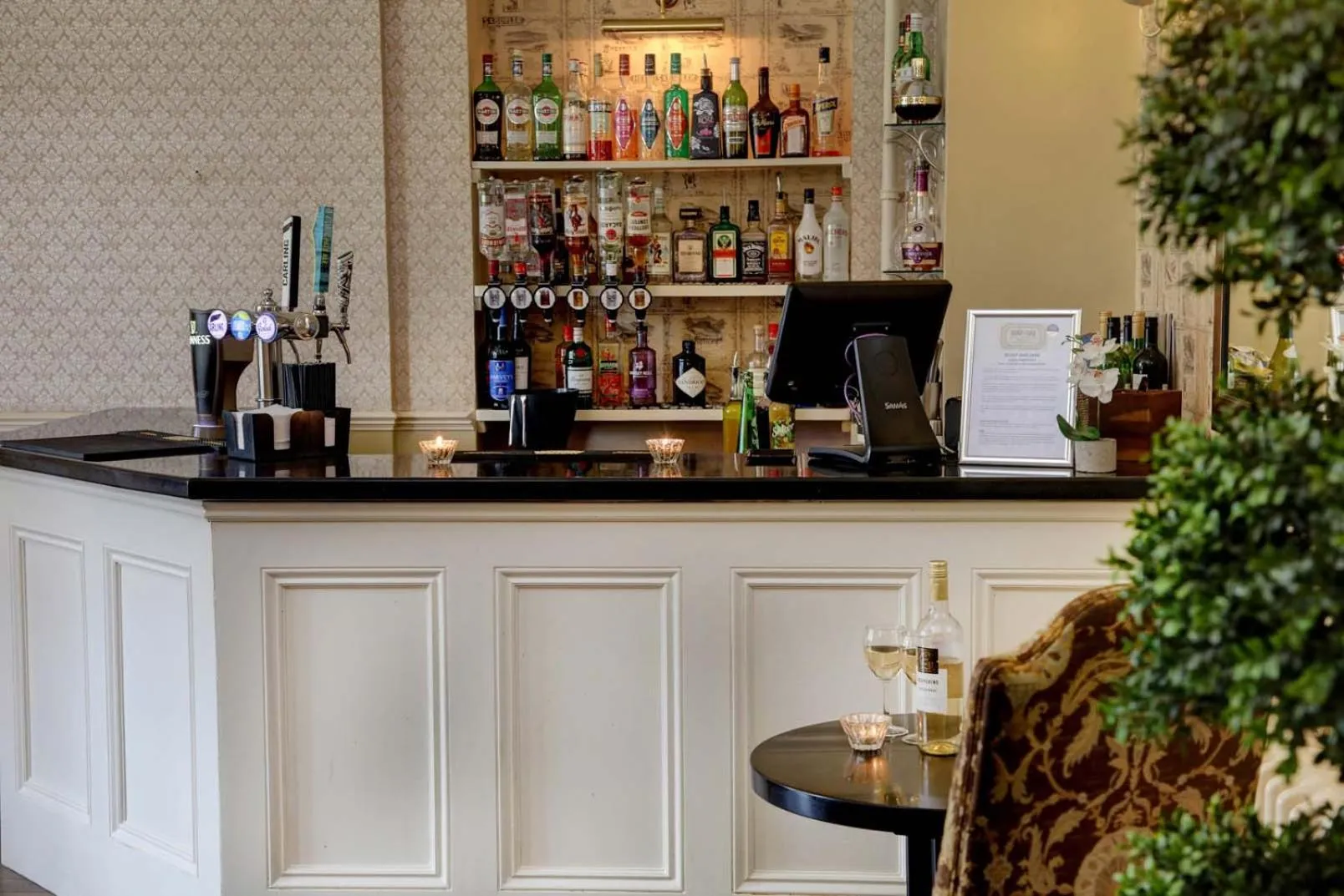 Lounge or bar in Leigh Park Country House Hotel & Vineyard, BW Signature Collection