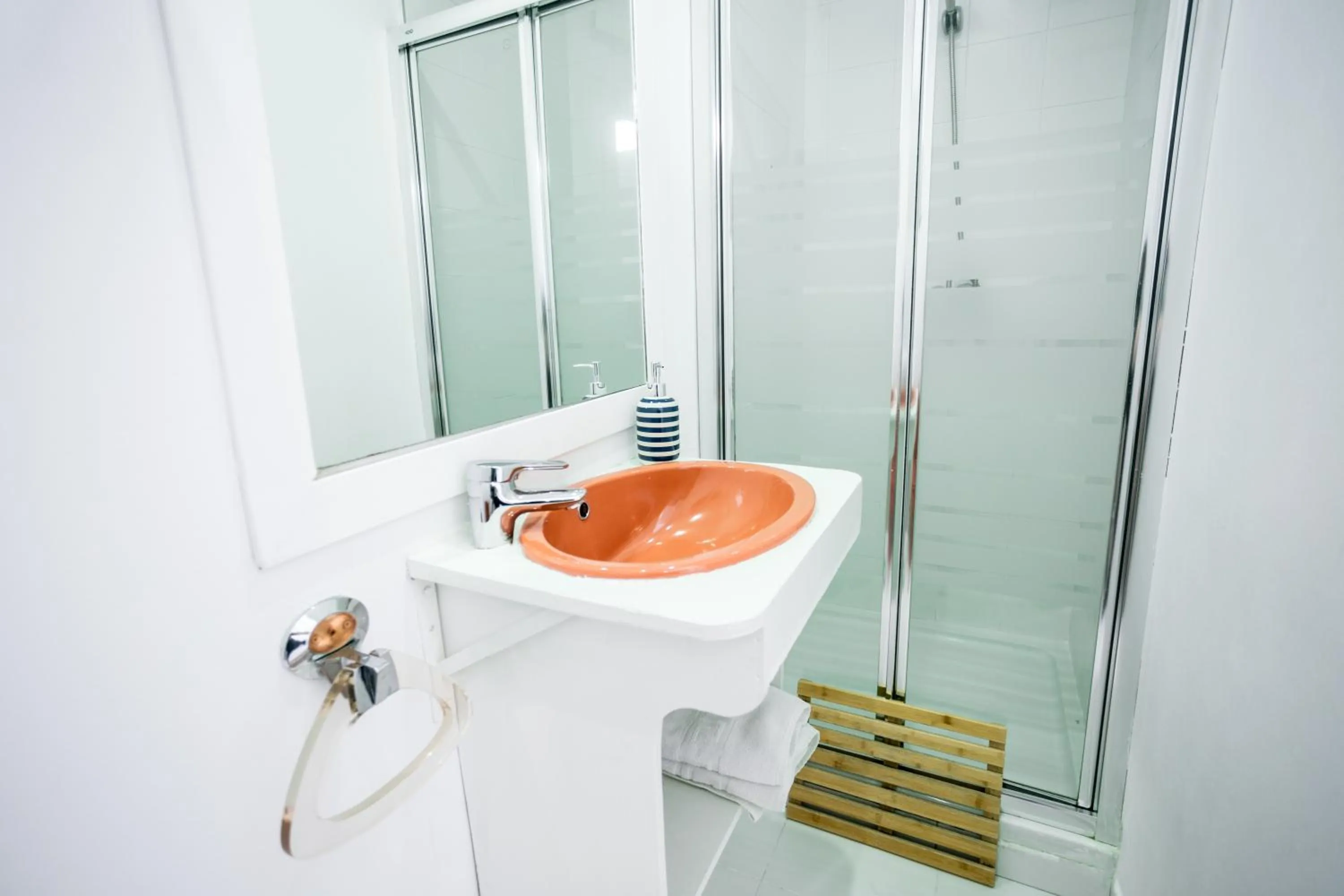 Shower in La Cocotera Boutique Hostel & Coworking