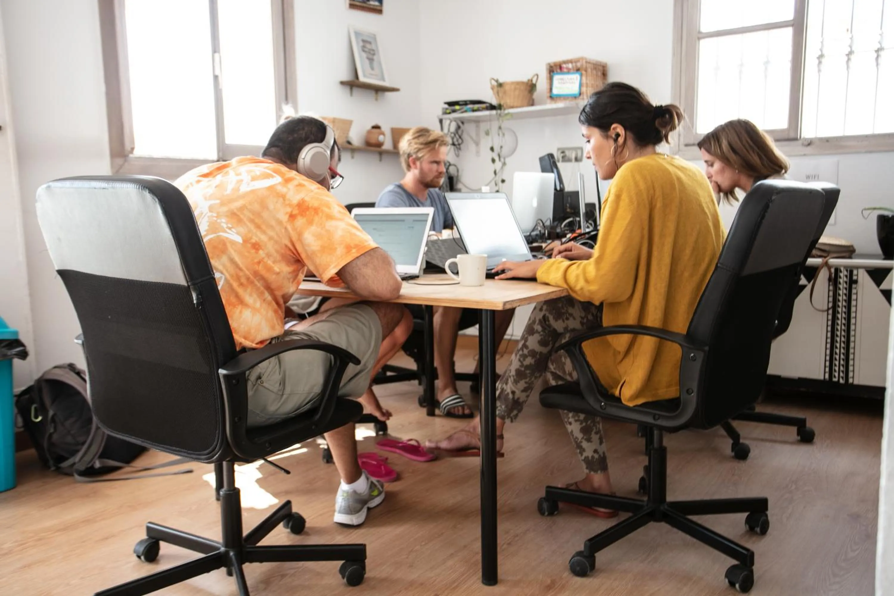 Meeting/conference room in La Cocotera Boutique Hostel & Coworking