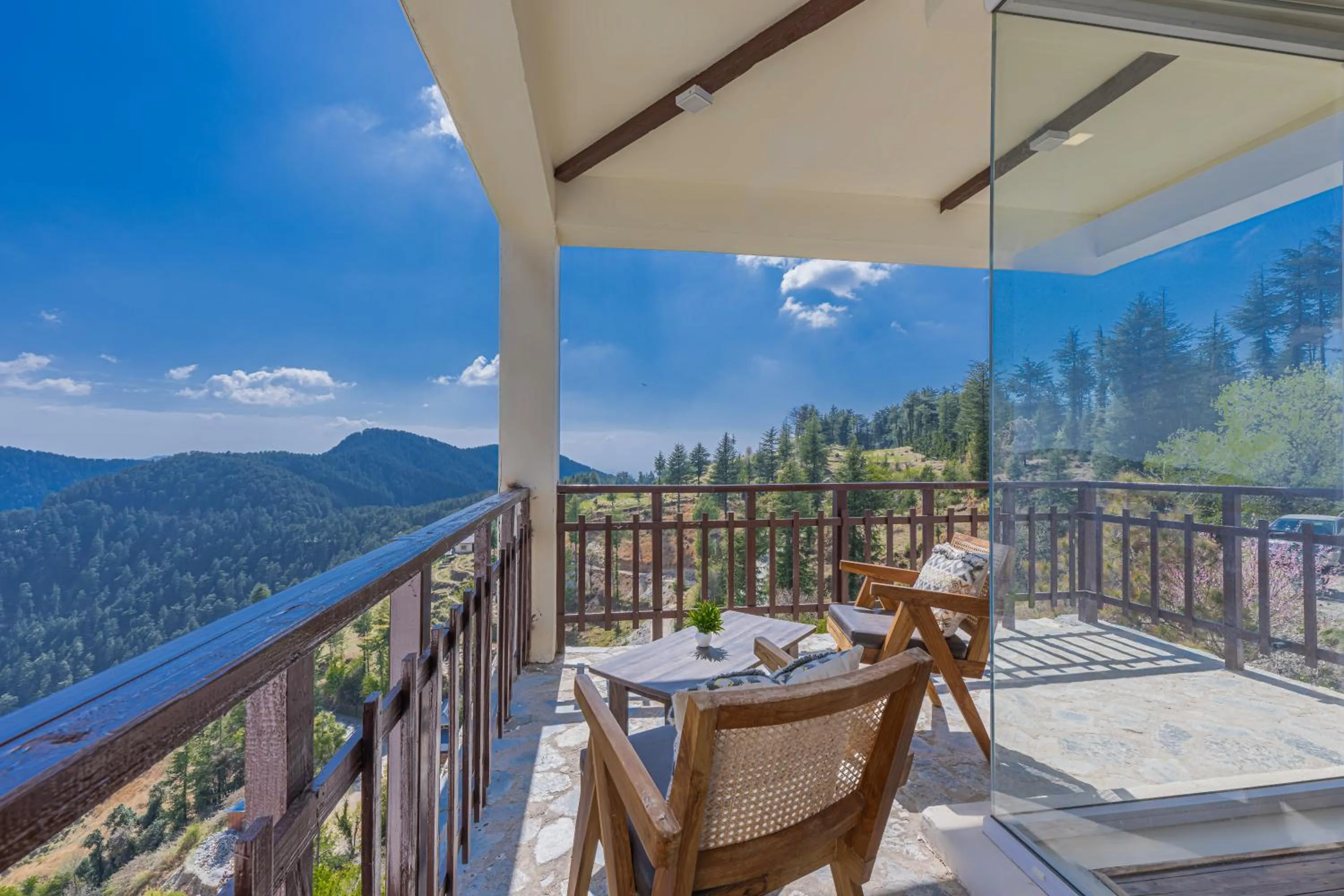 Balcony/Terrace in Hotel Wood Winds - A Best Valley View Hotel