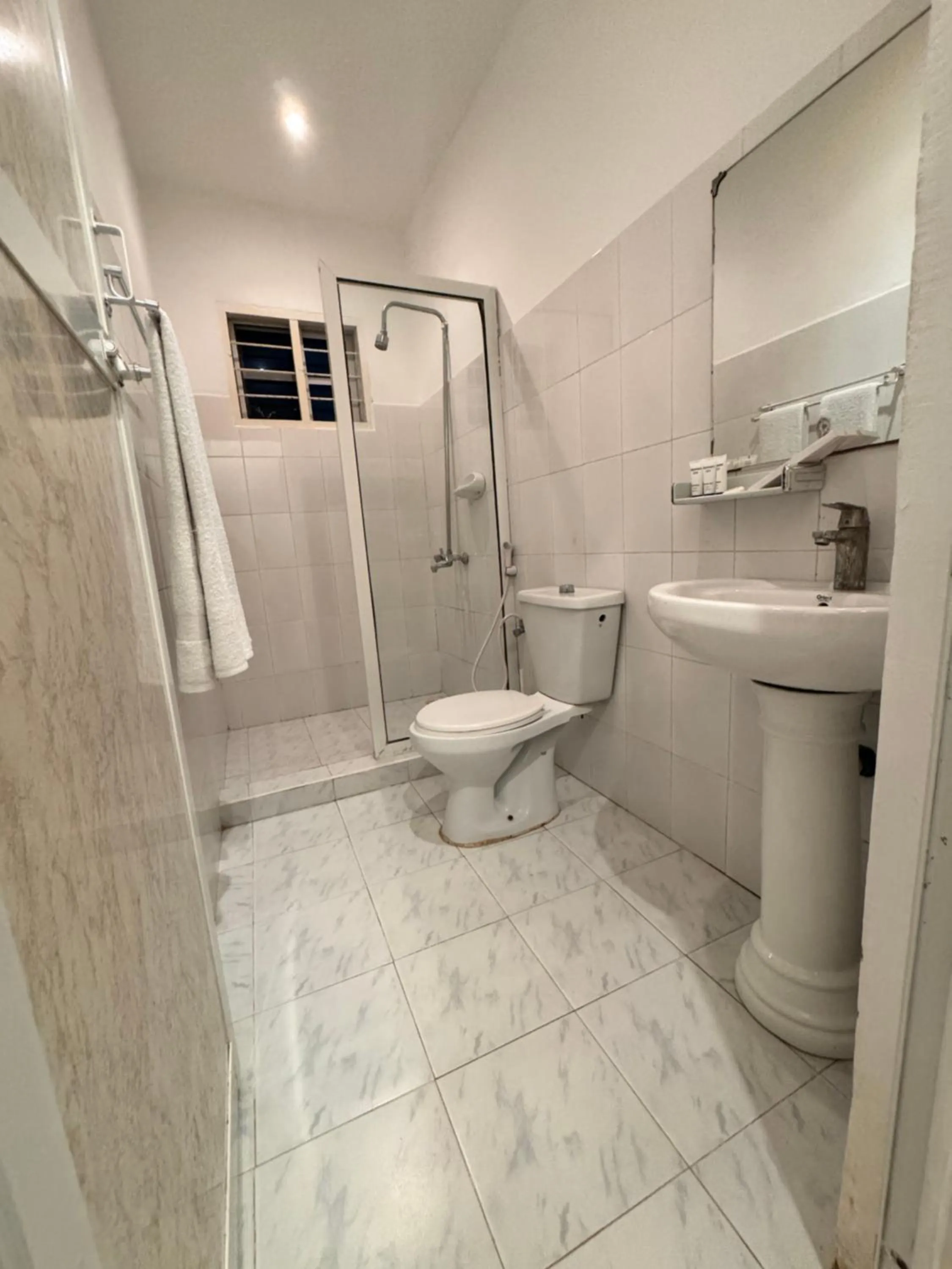 Shower in Varadero Zanzibar Hotel