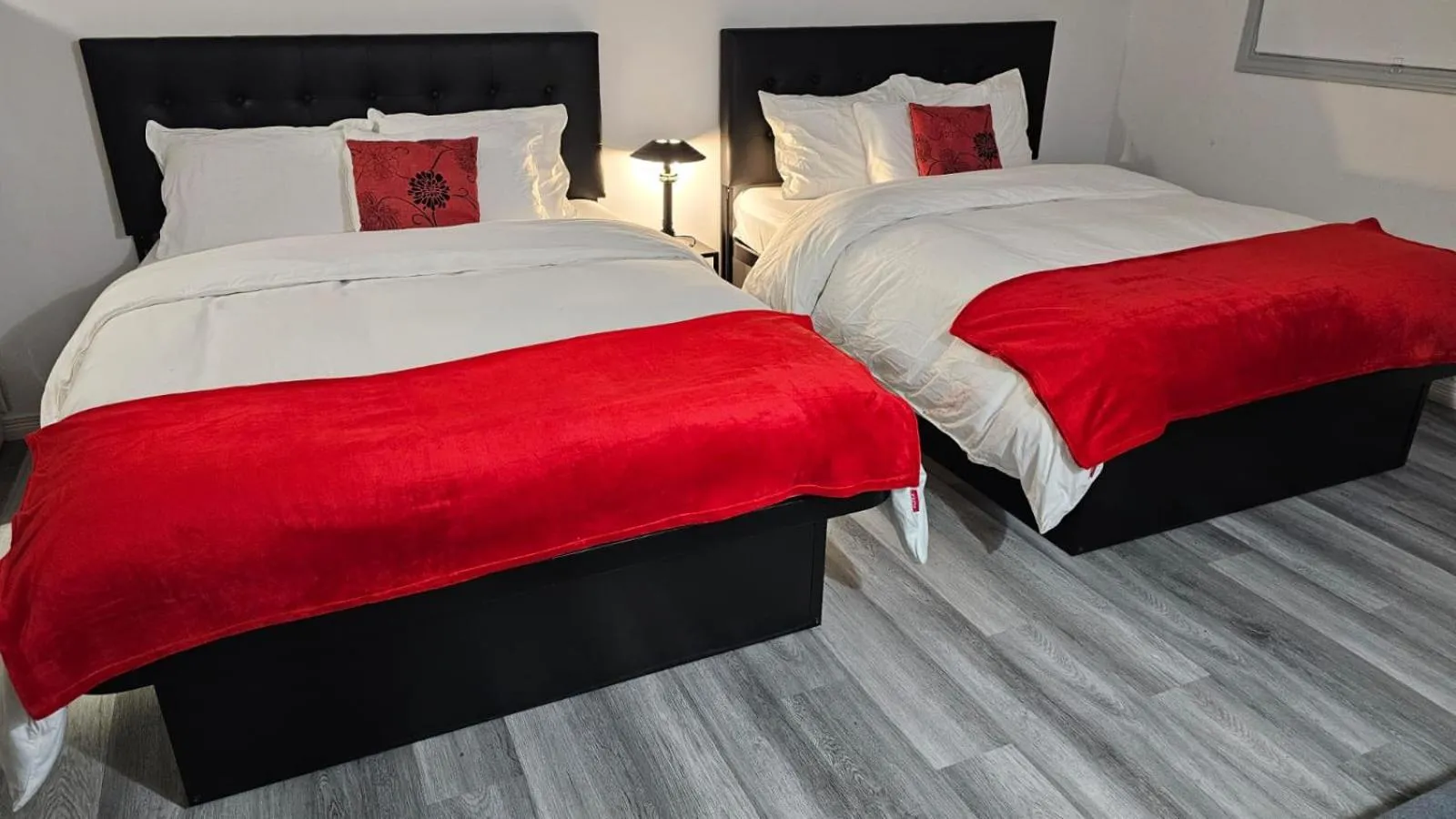 Bedroom, Bed in SHORE VISTA LODGE