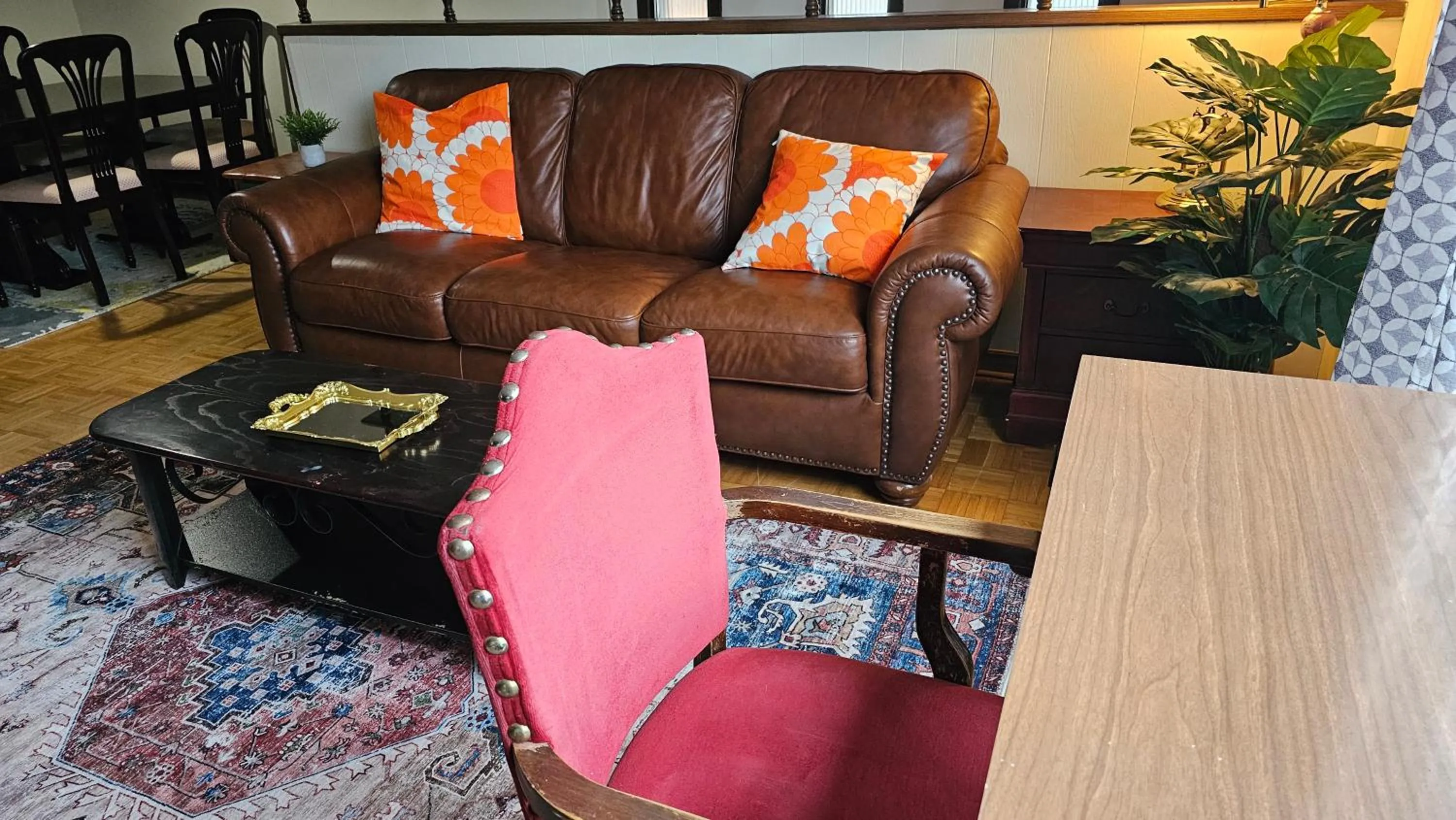 Living room in SHORE VISTA LODGE