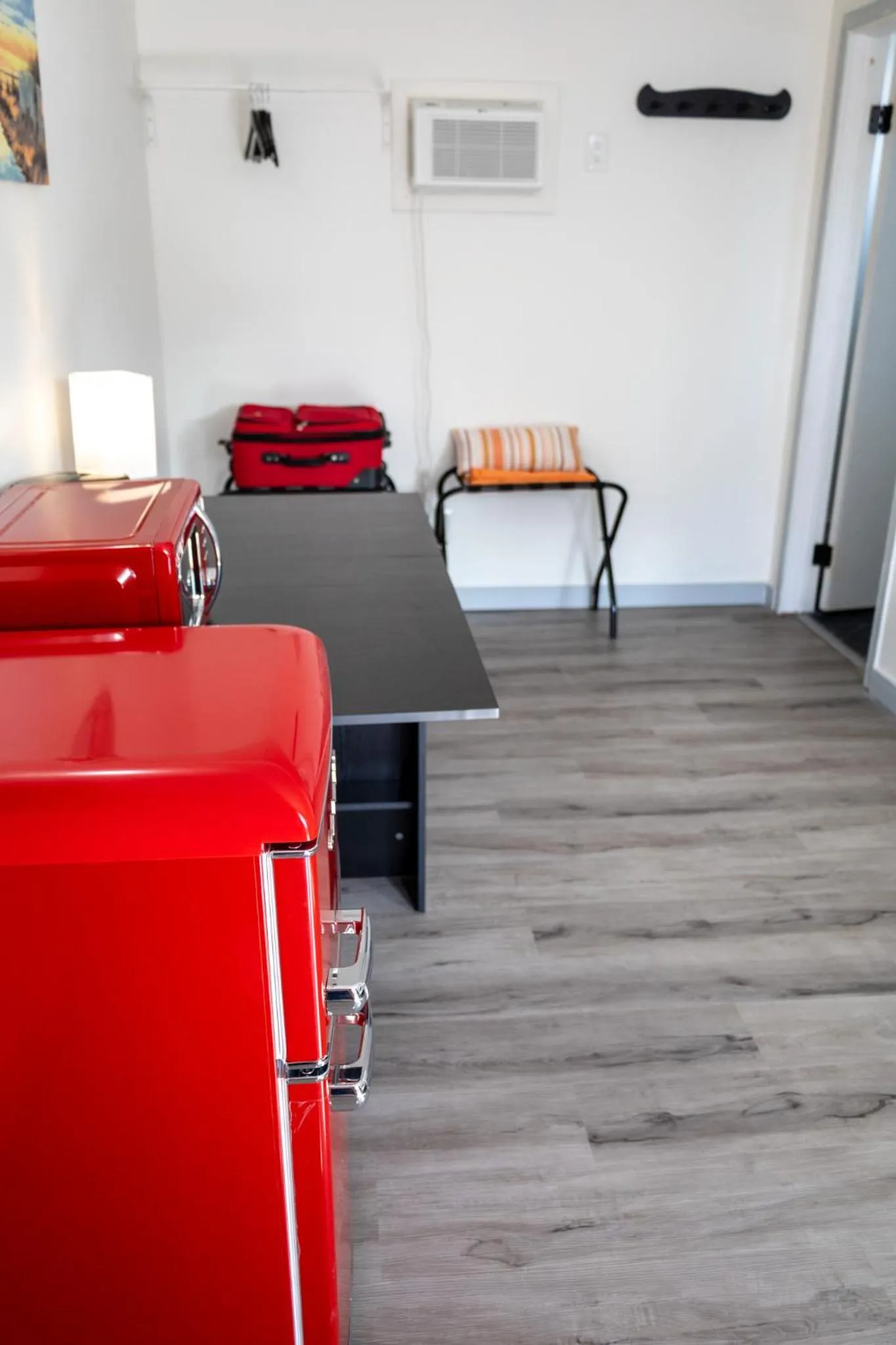 Living room in SHORE VISTA LODGE