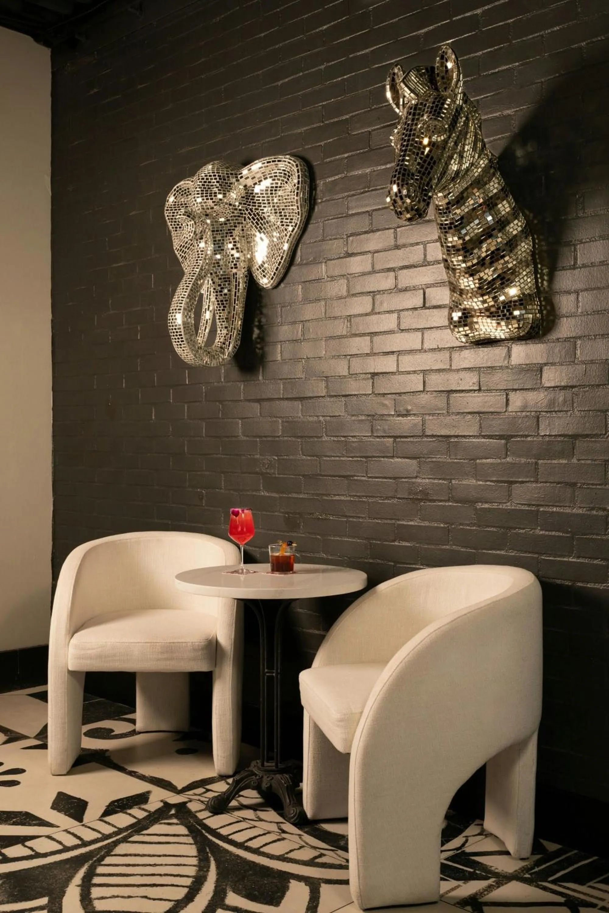 Lounge or bar in Moxy Columbia Downtown