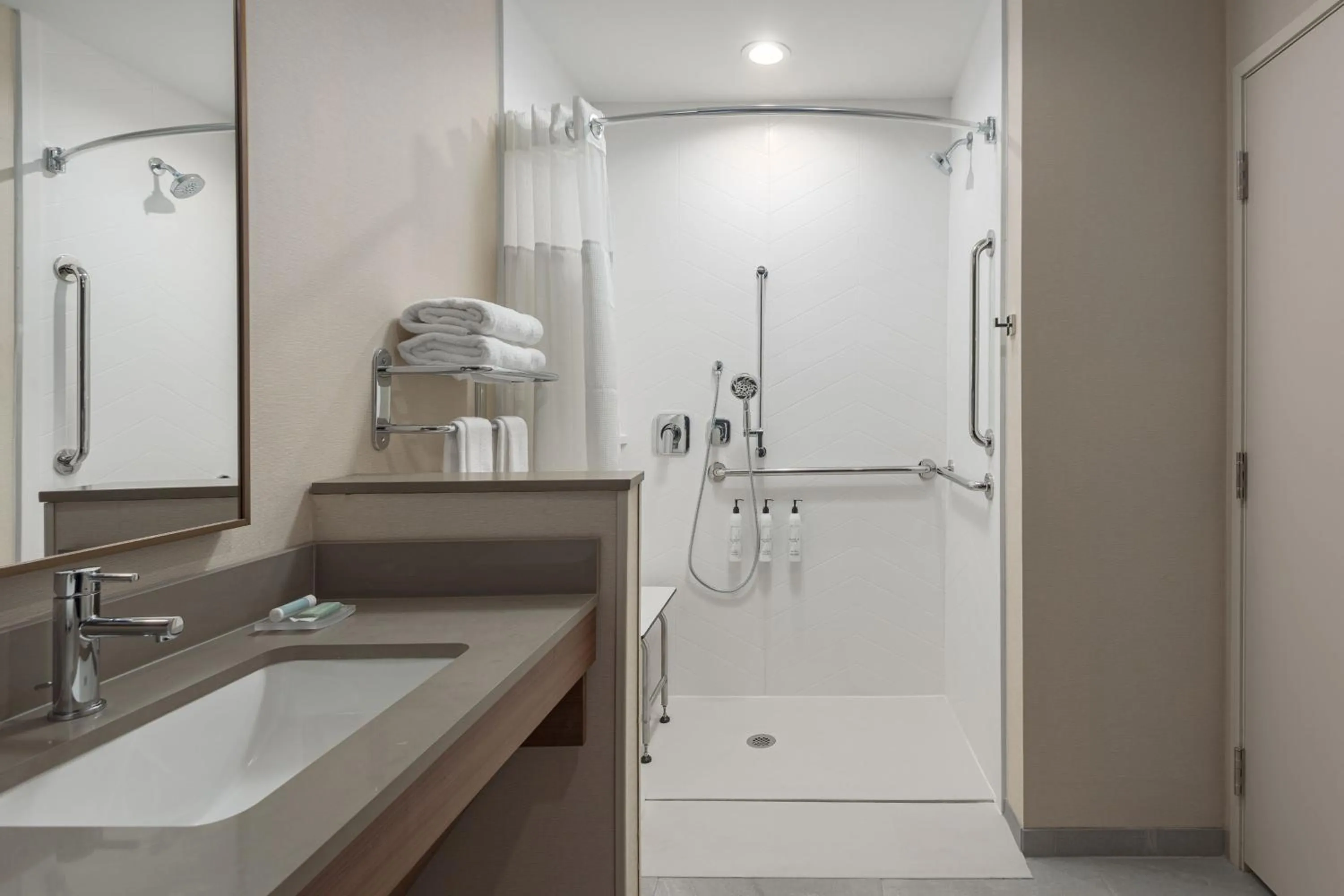 Bathroom in Fairfield by Marriott Inn & Suites Cullman