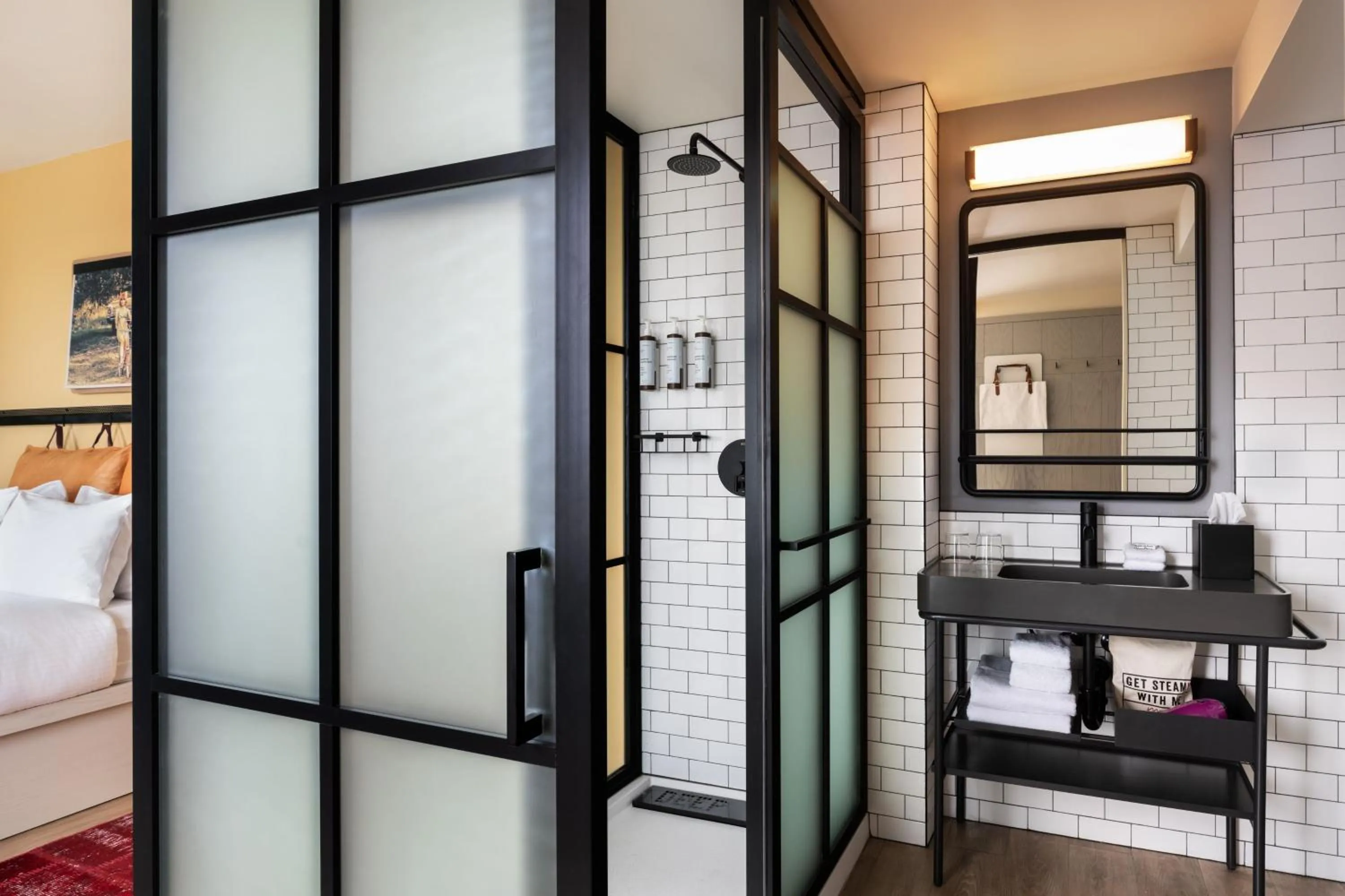 Bathroom, Bed in Moxy Springfield Downtown