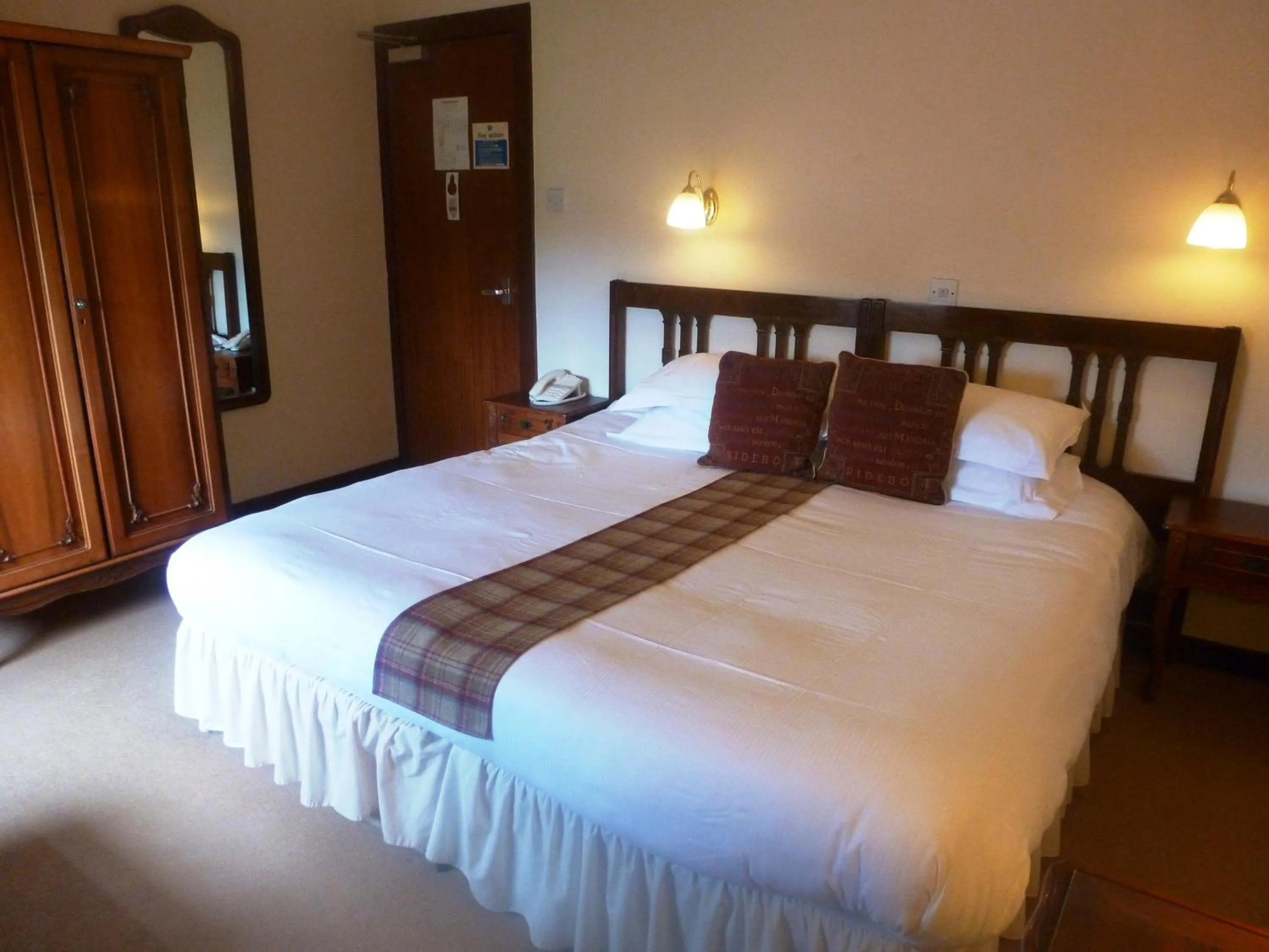 Bedroom in Duck's Inn