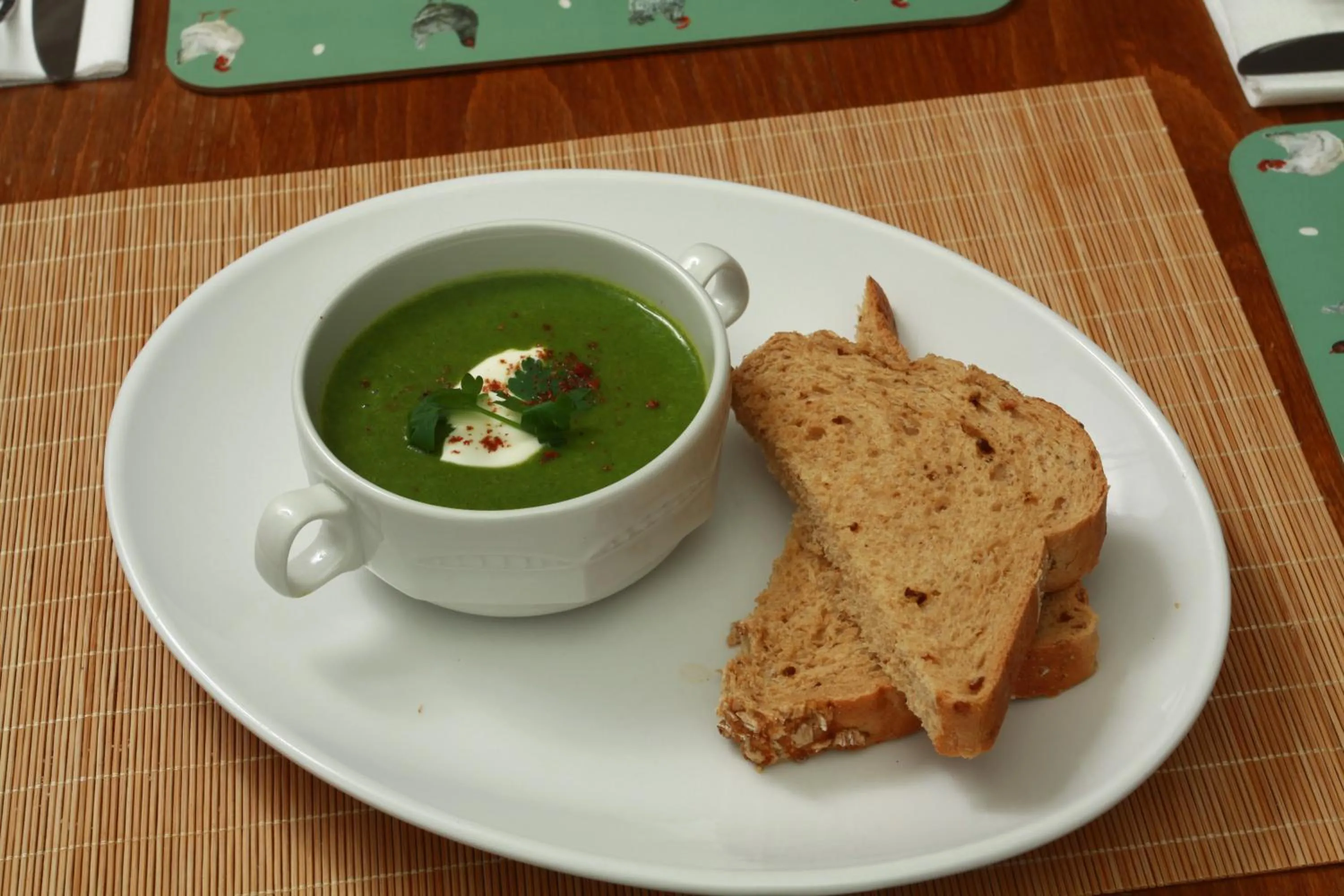 Restaurant/places to eat in The Retreat Hotel