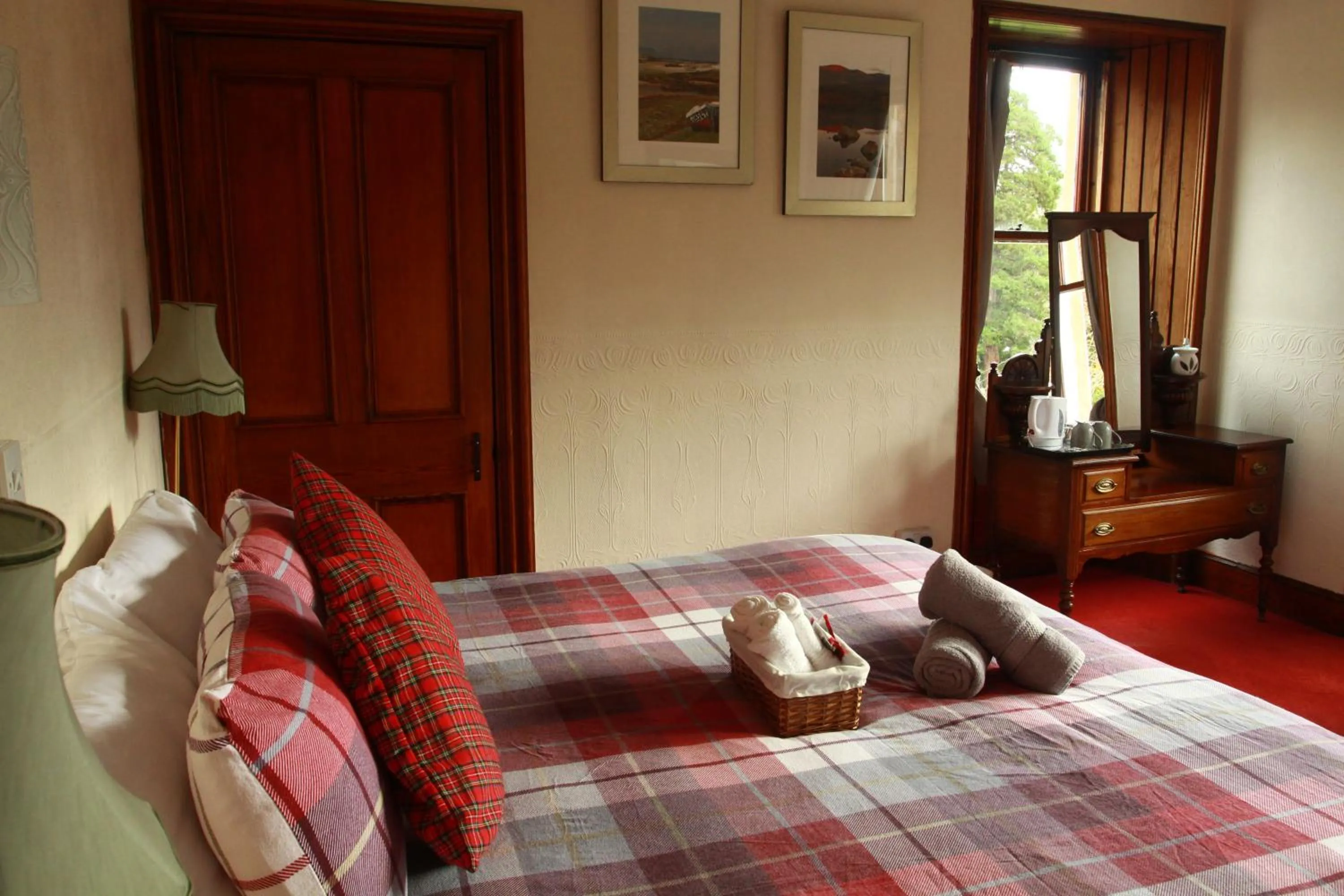 Bed in The Retreat Hotel