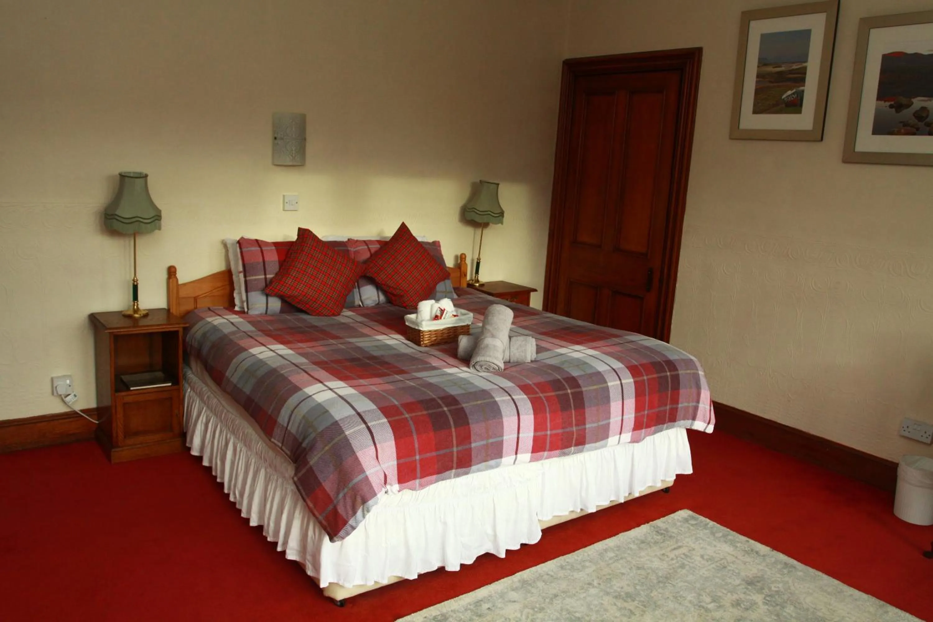 Bed in The Retreat Hotel