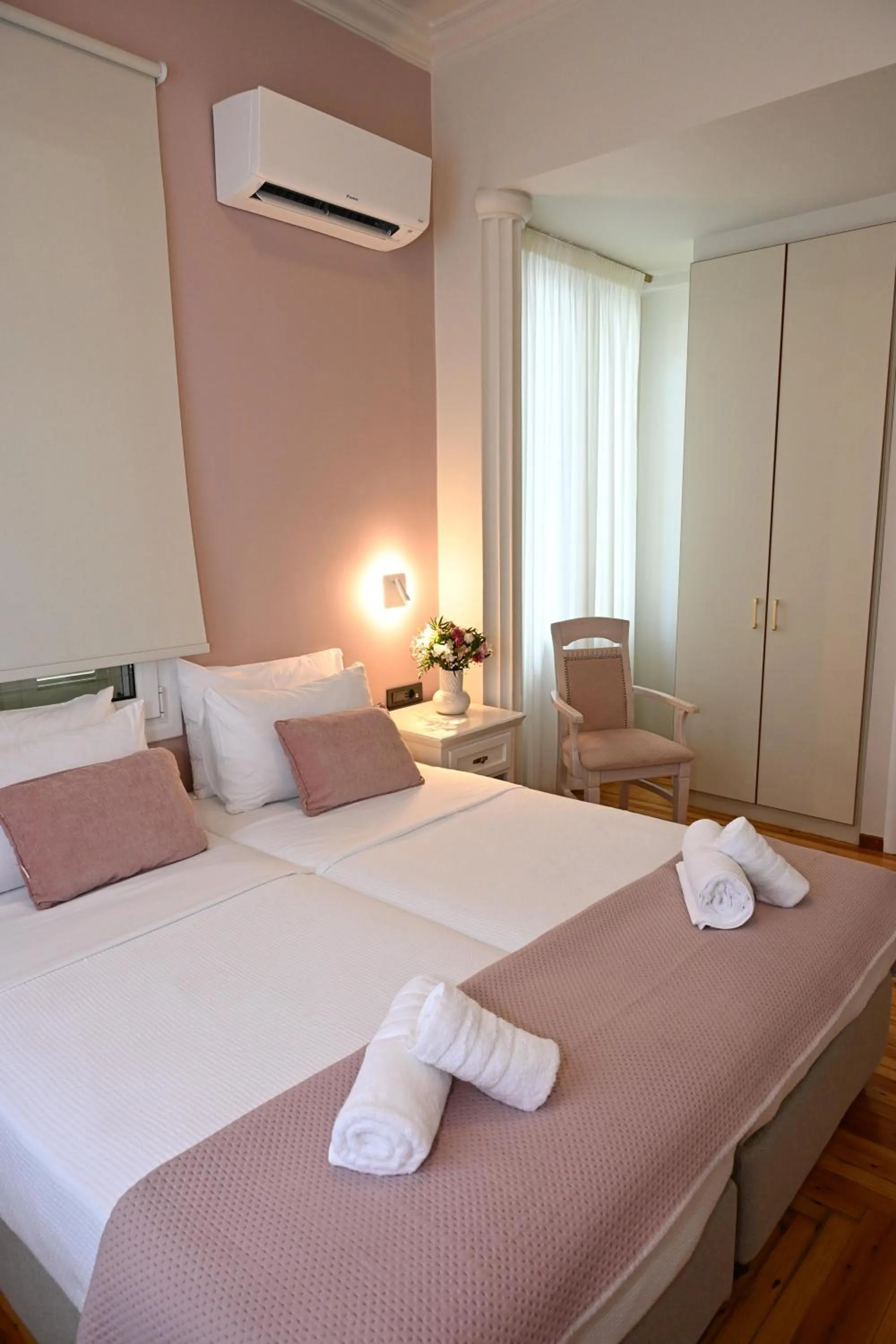 Photo of the whole room, Bed in Porto Nafplio