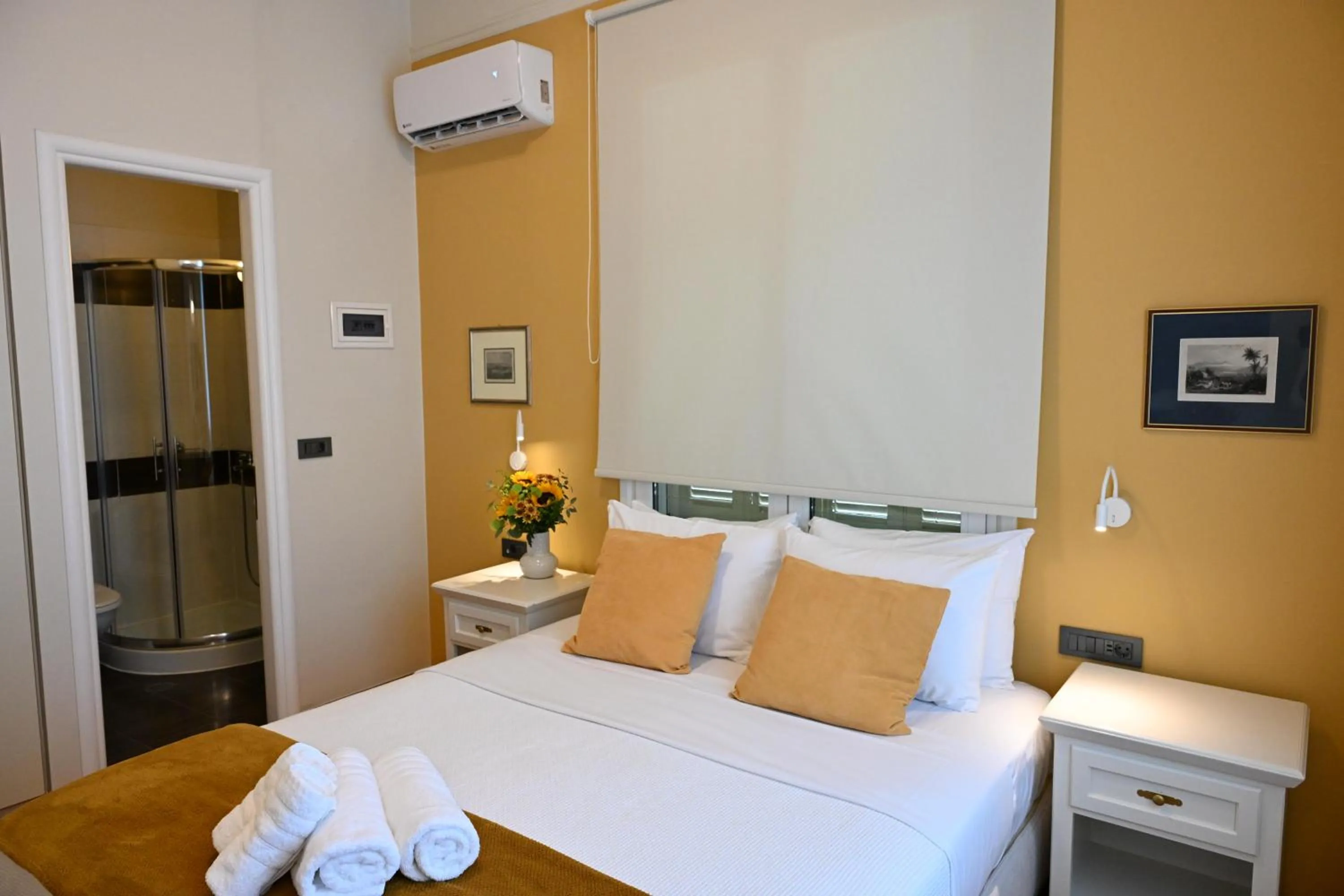 Photo of the whole room, Bed in Porto Nafplio