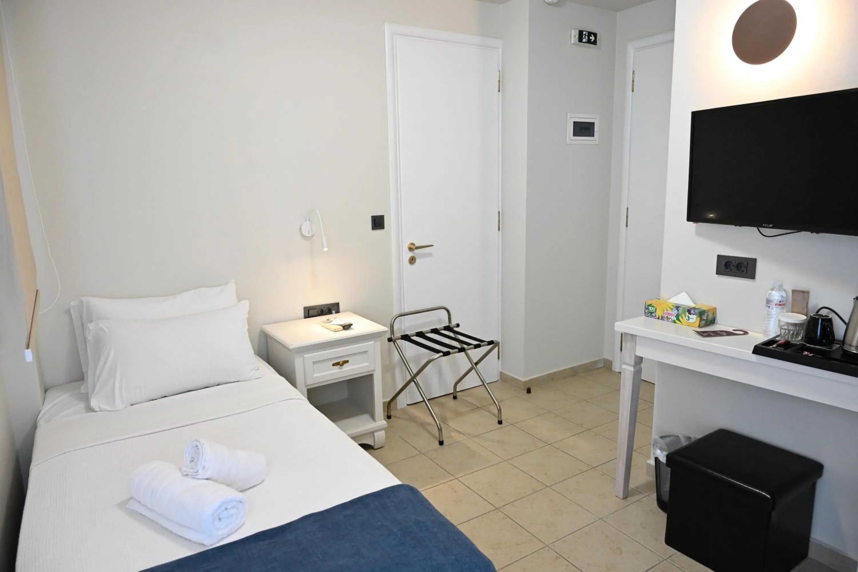 Photo of the whole room, Bed in Porto Nafplio