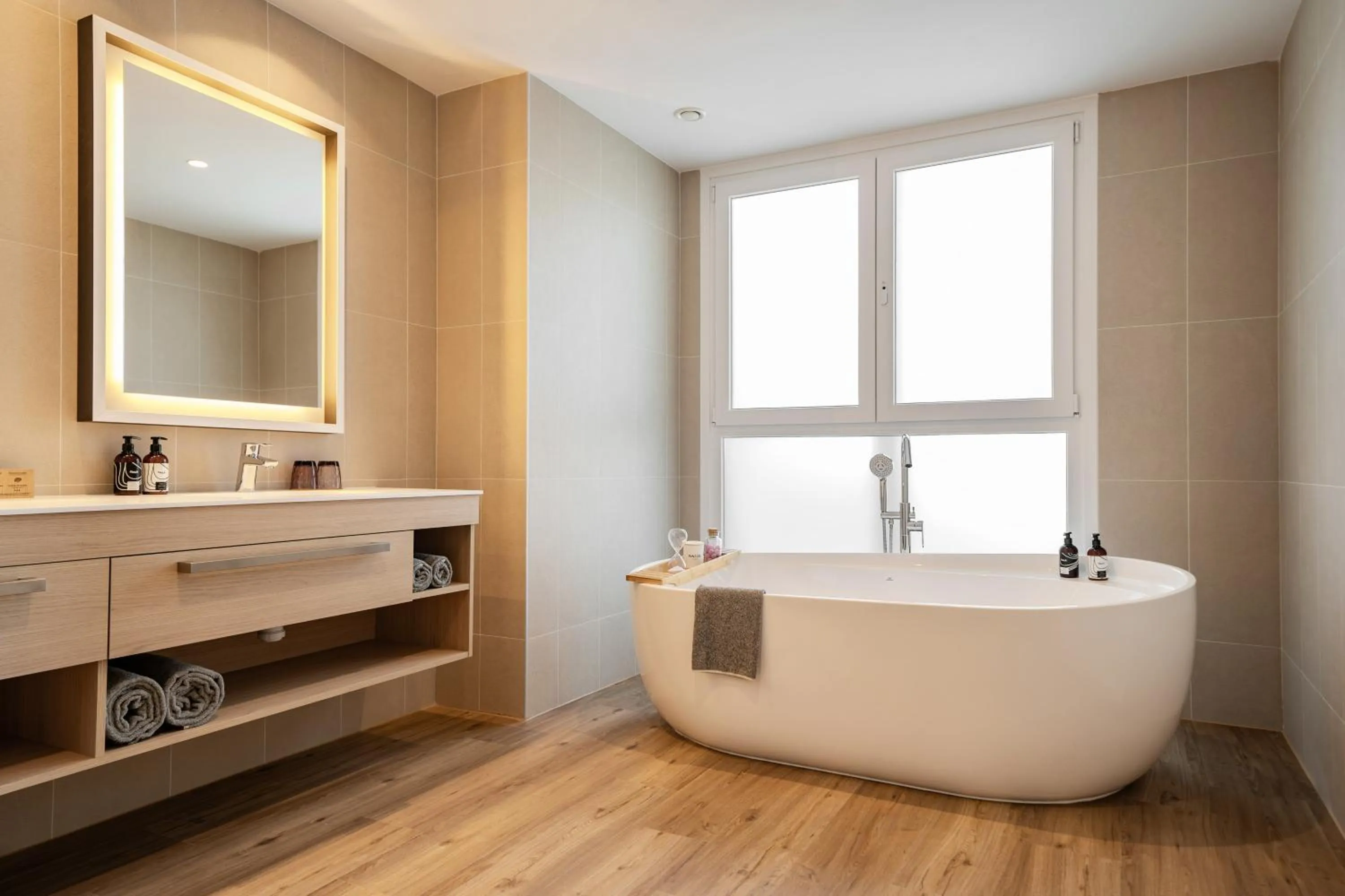 Bathroom in INNSiDE by Meliá Madrid Valdebebas