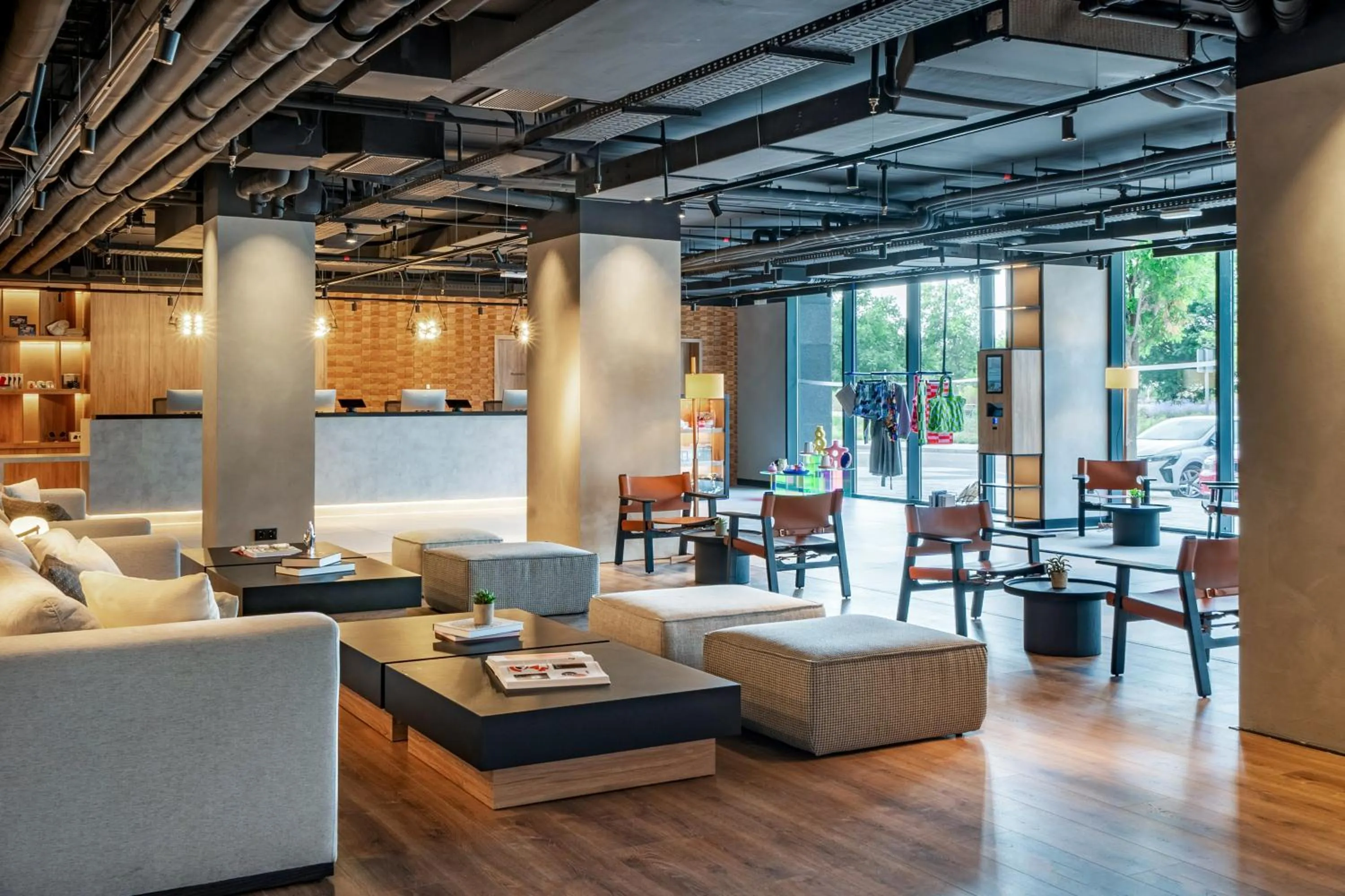 Lobby or reception in INNSiDE by Meliá Madrid Valdebebas