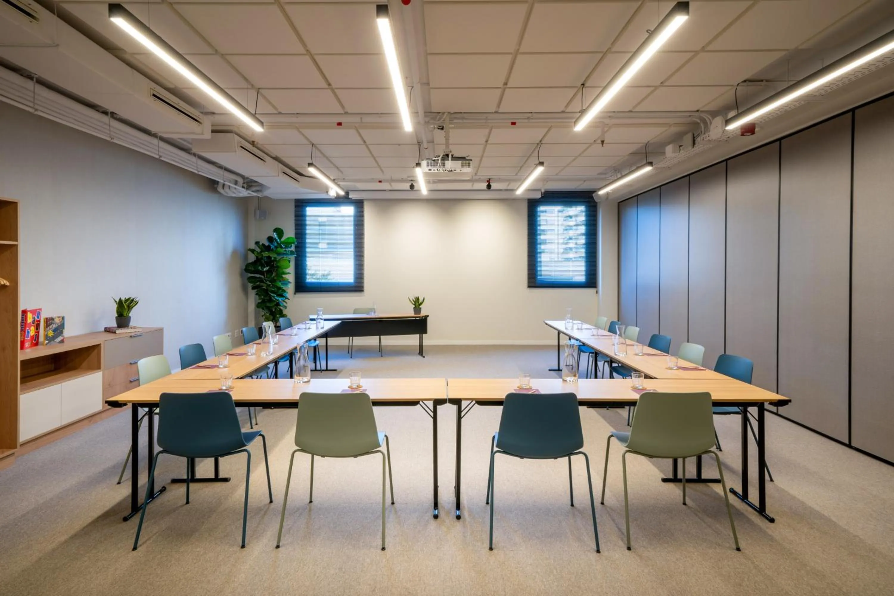 Meeting/conference room in INNSiDE by Meliá Madrid Valdebebas