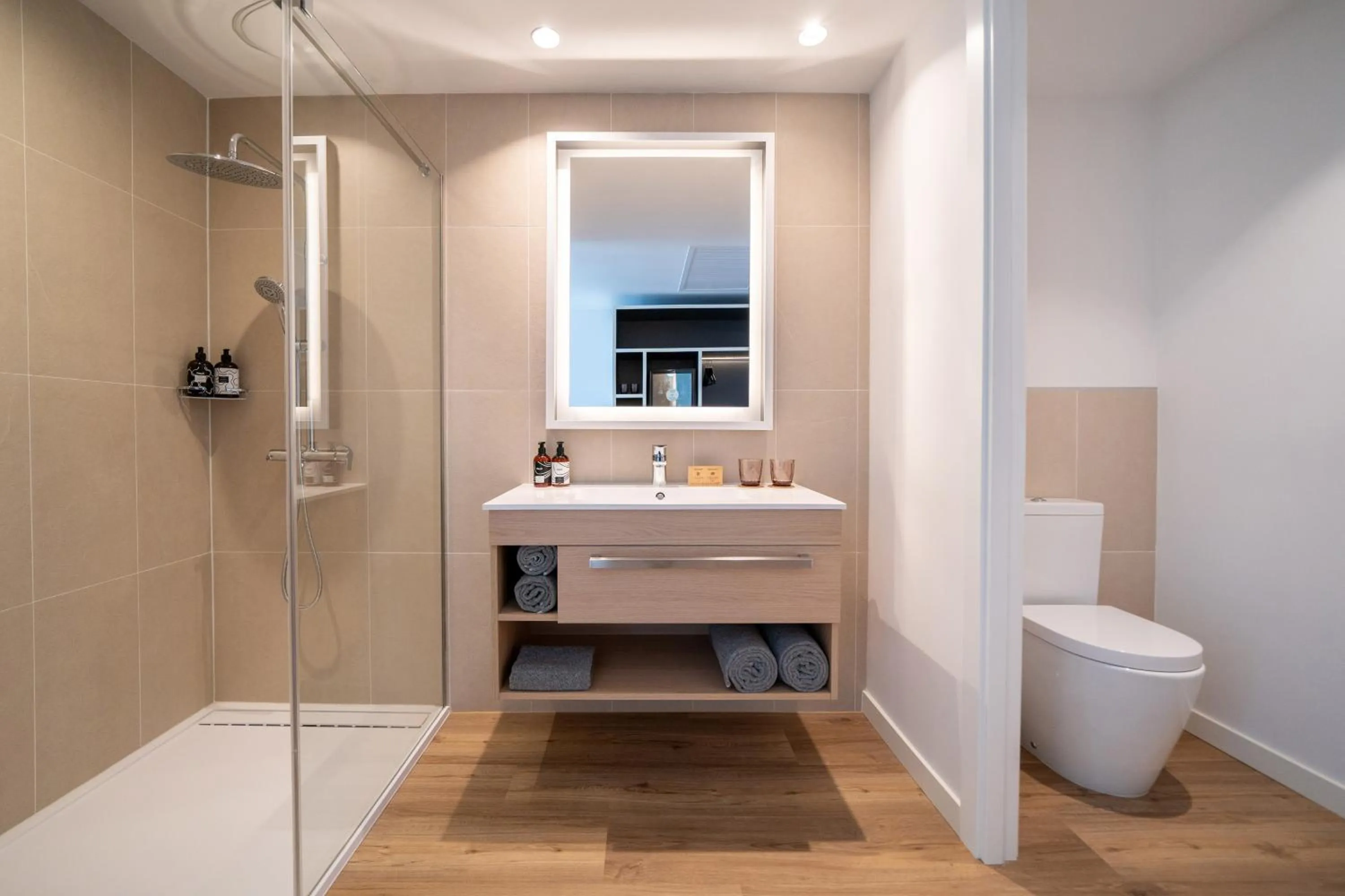 Bathroom in INNSiDE by Meliá Madrid Valdebebas