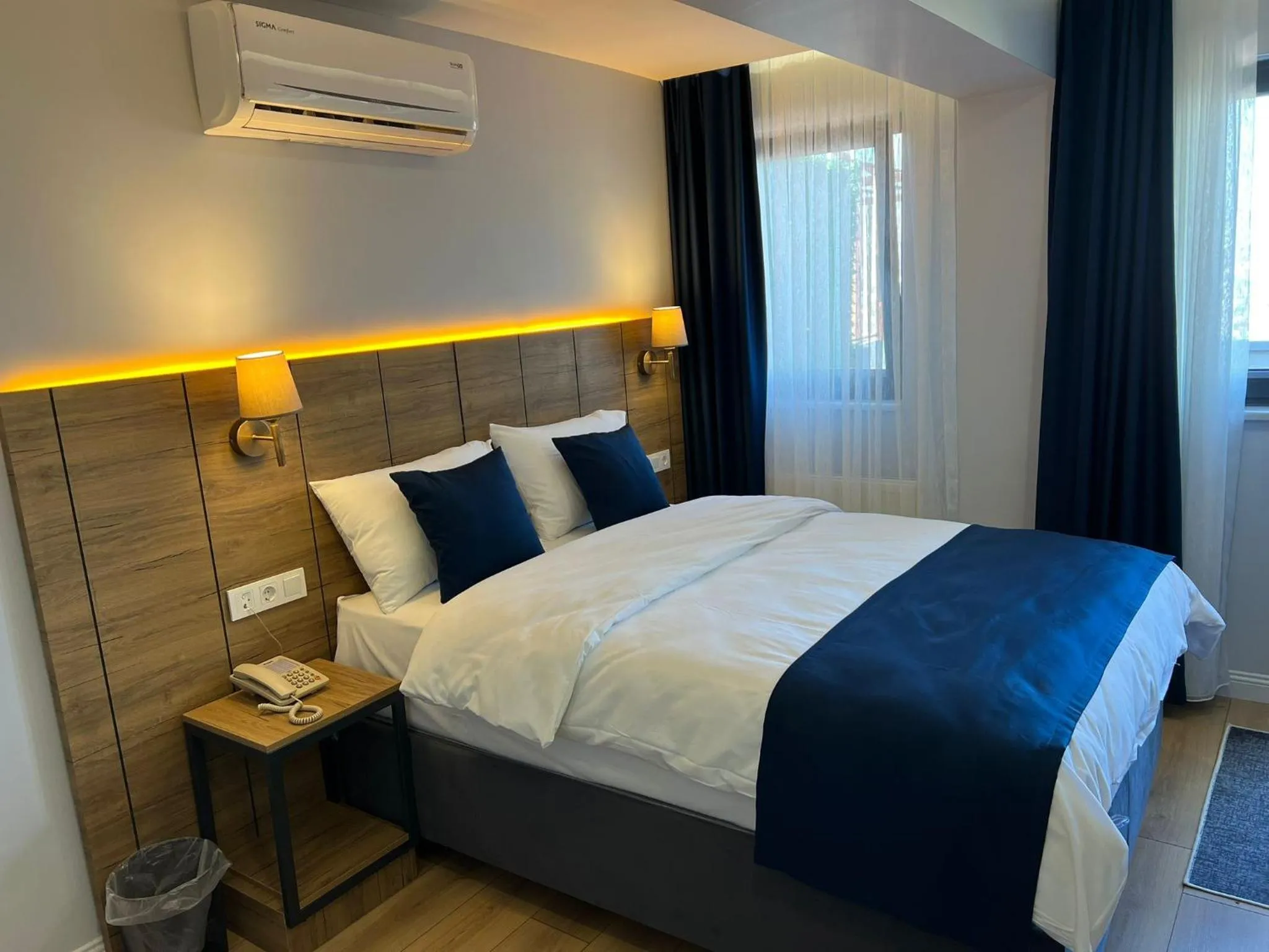 Balcony/Terrace, Bed in The Blue Suites