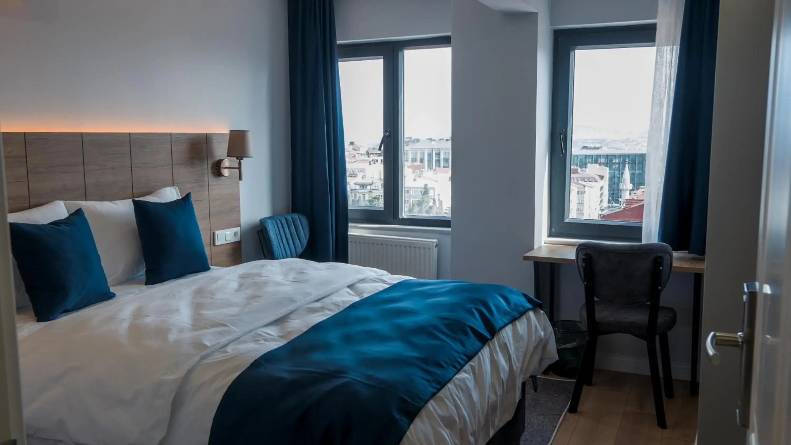 Budget Double Room in The Blue Suites Budget Double Room in The Blue Suites