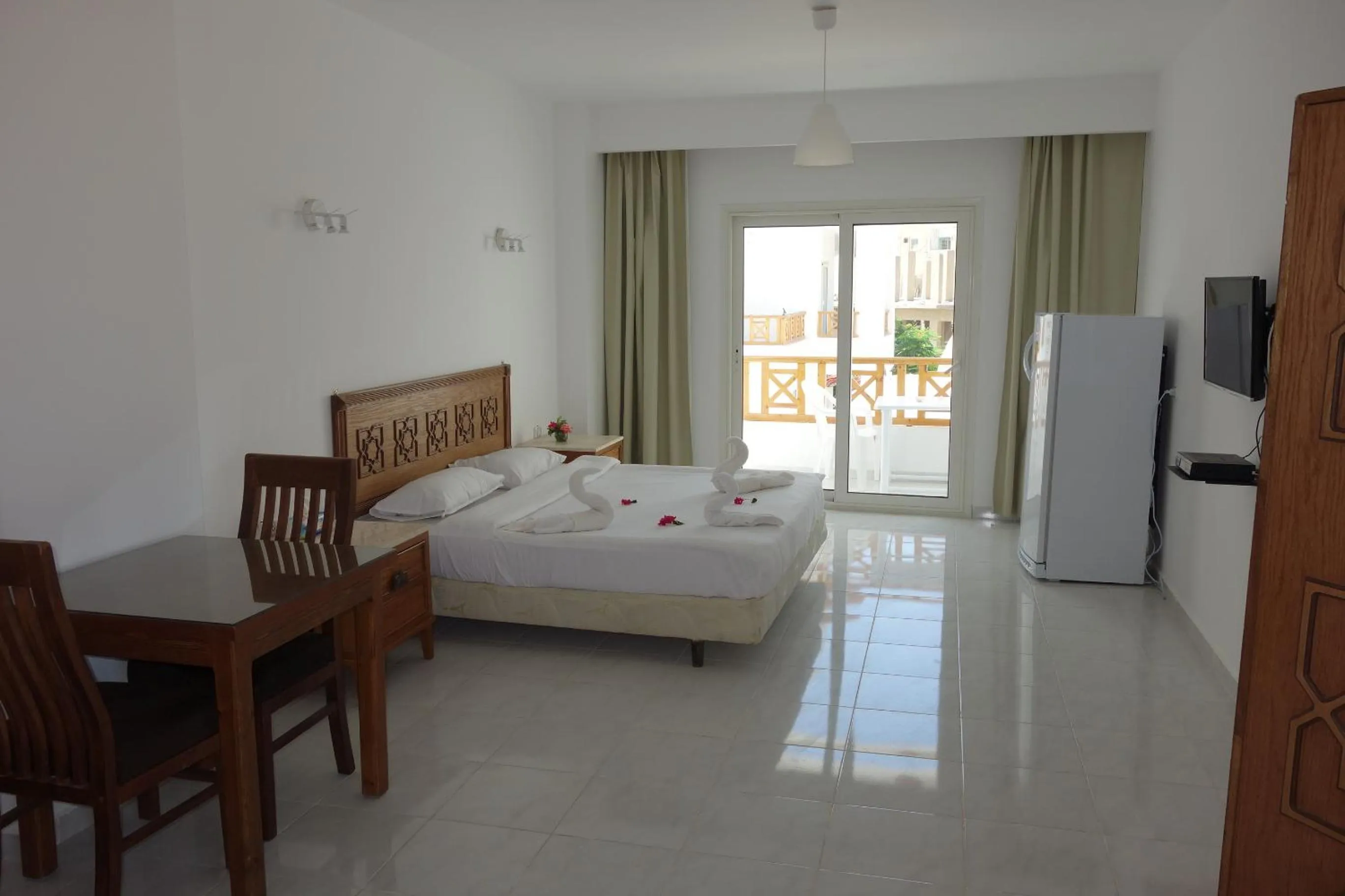 Photo of the whole room, Bed in Blue Vision Diving Hotel