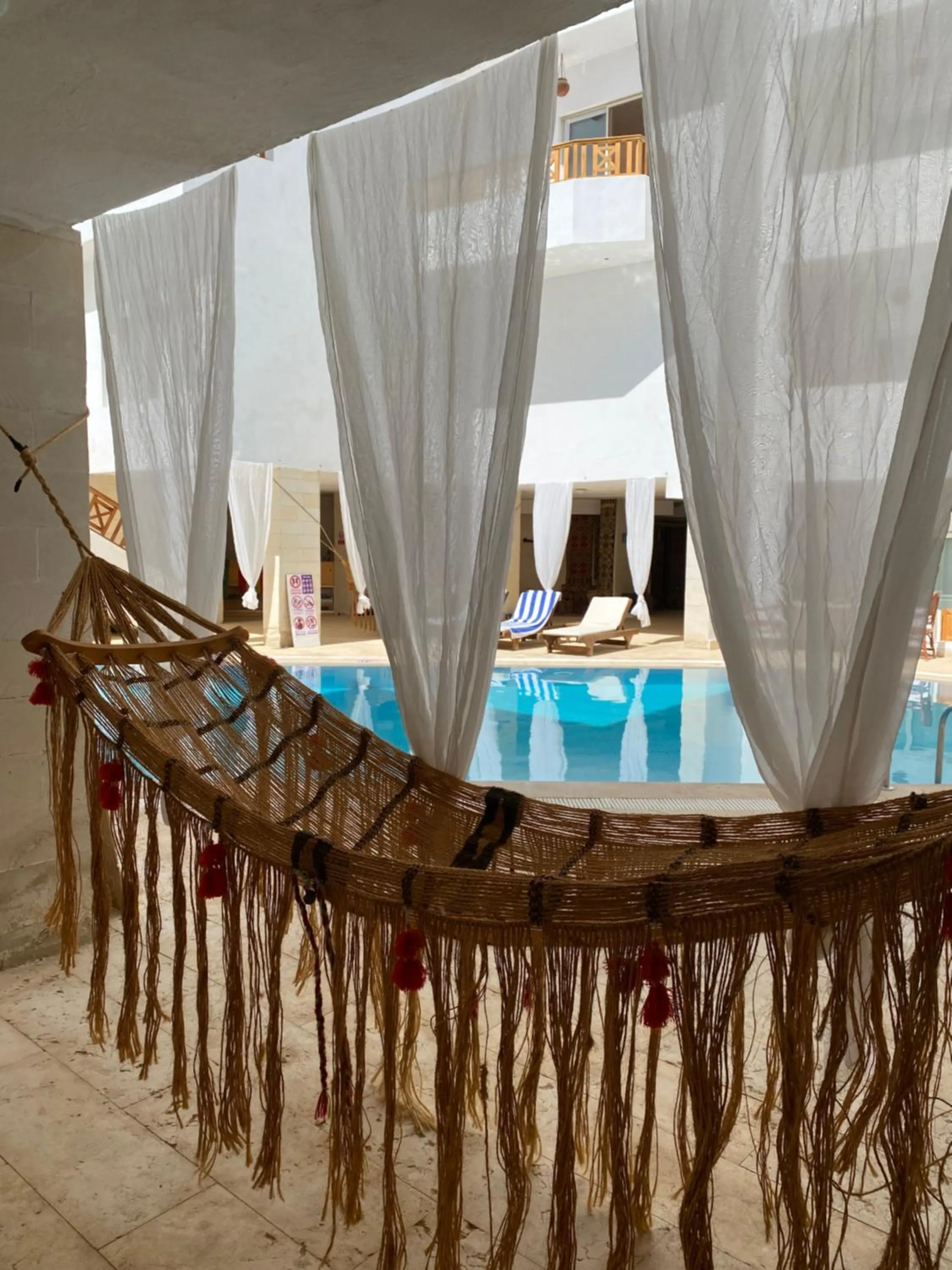 Swimming pool in Blue Vision Diving Hotel