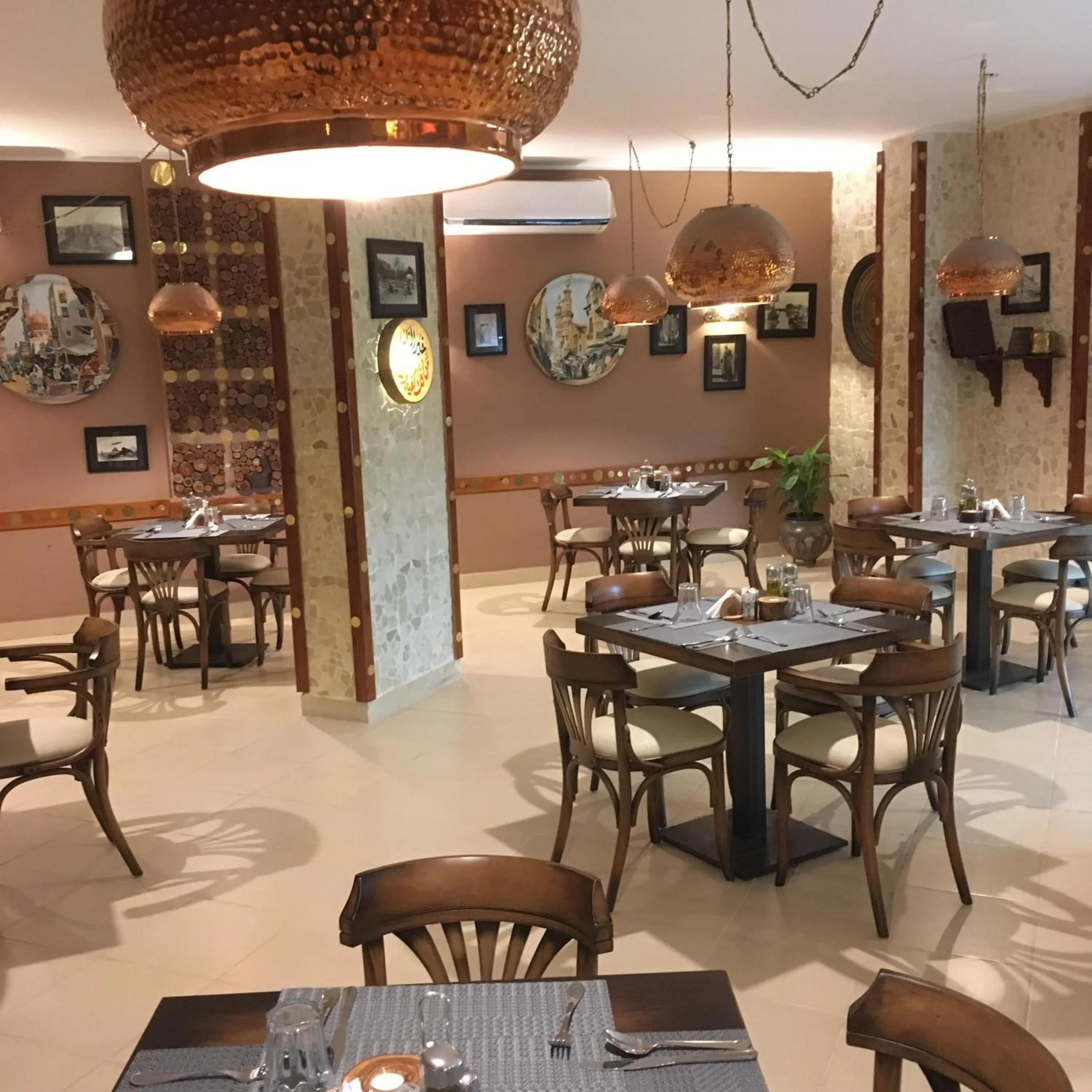 Restaurant/places to eat in Blue Vision Diving Hotel