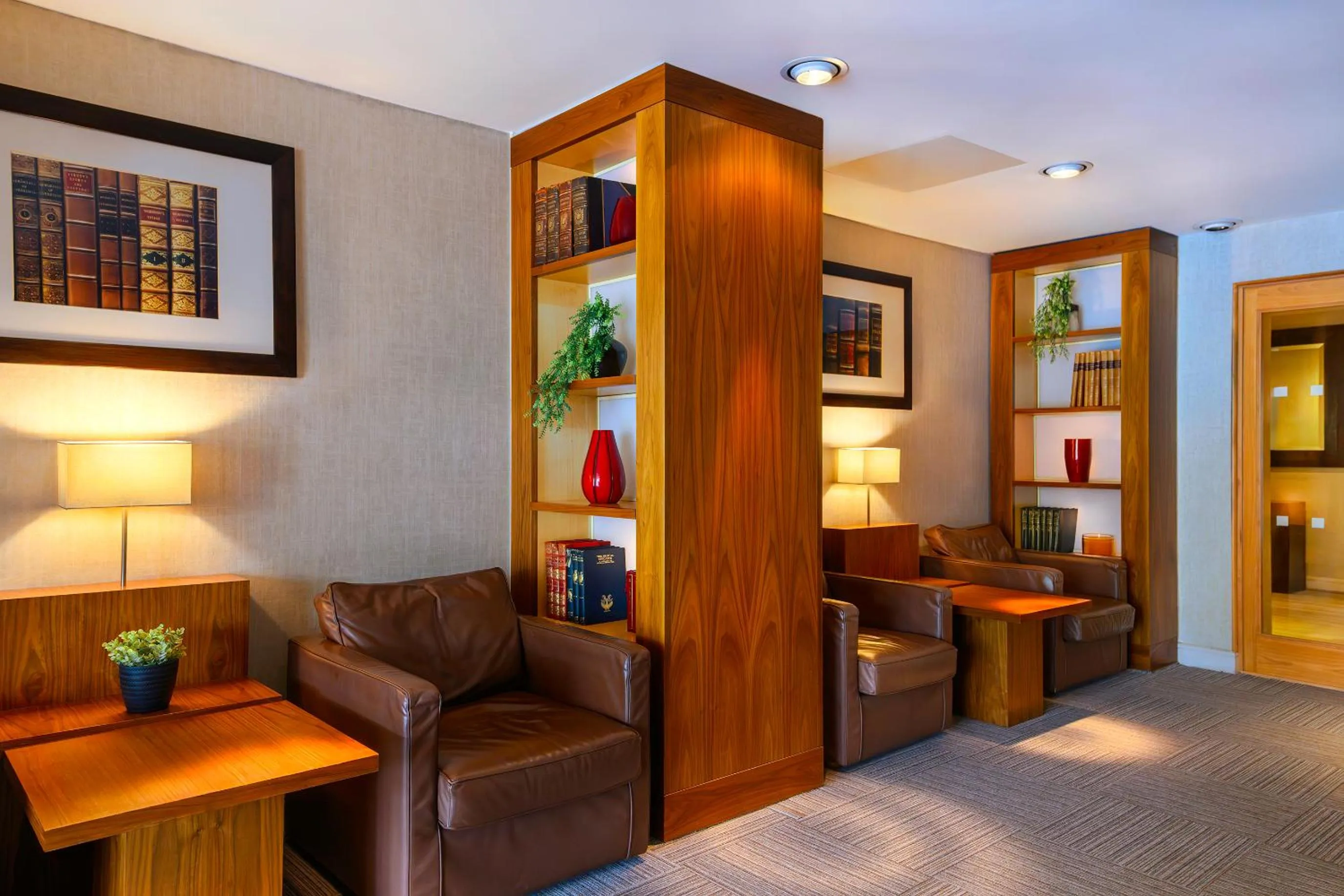 Seating area in Regency Park Hotel, Health Club & Spa