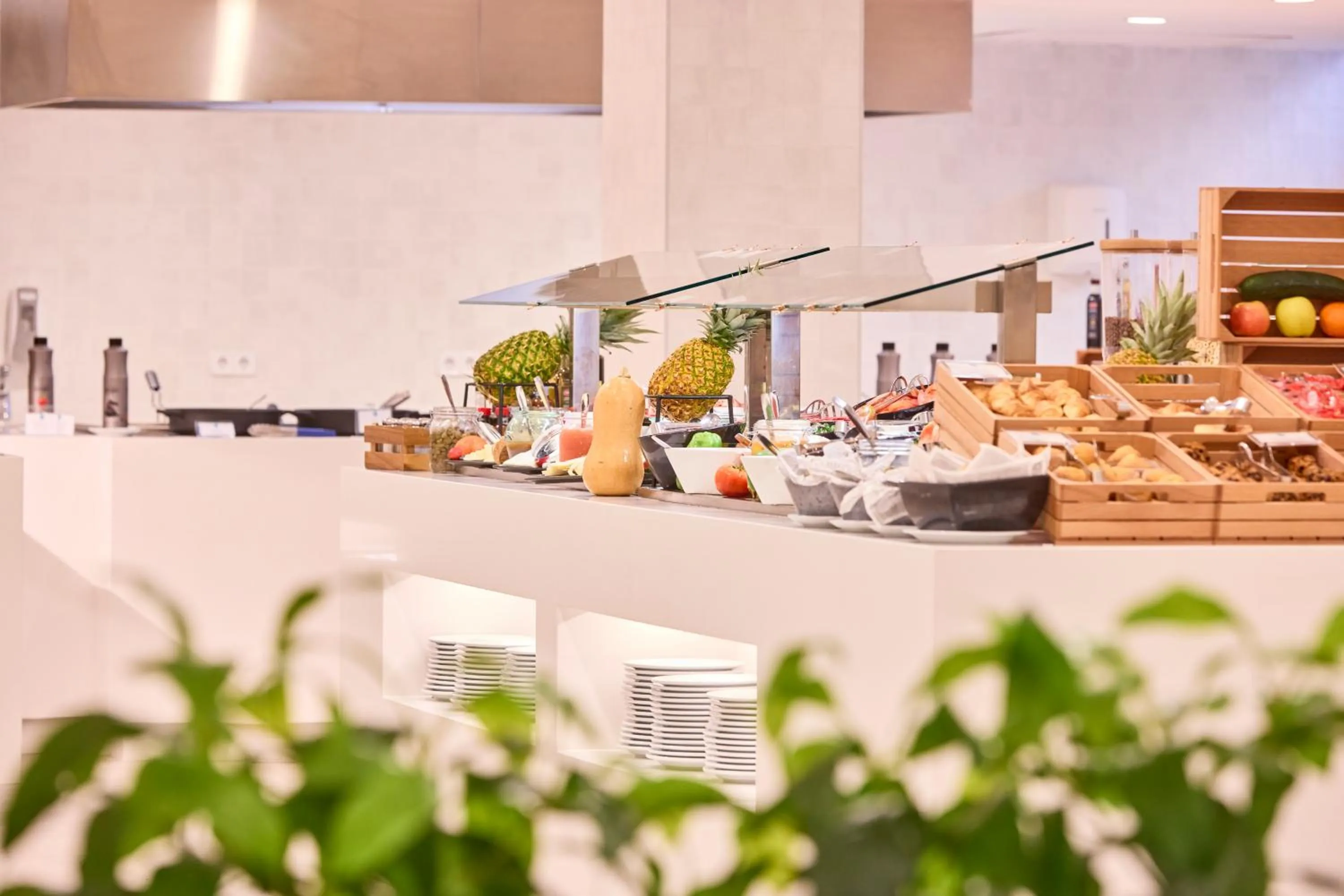 Buffet breakfast in AHOI! Urban Beach