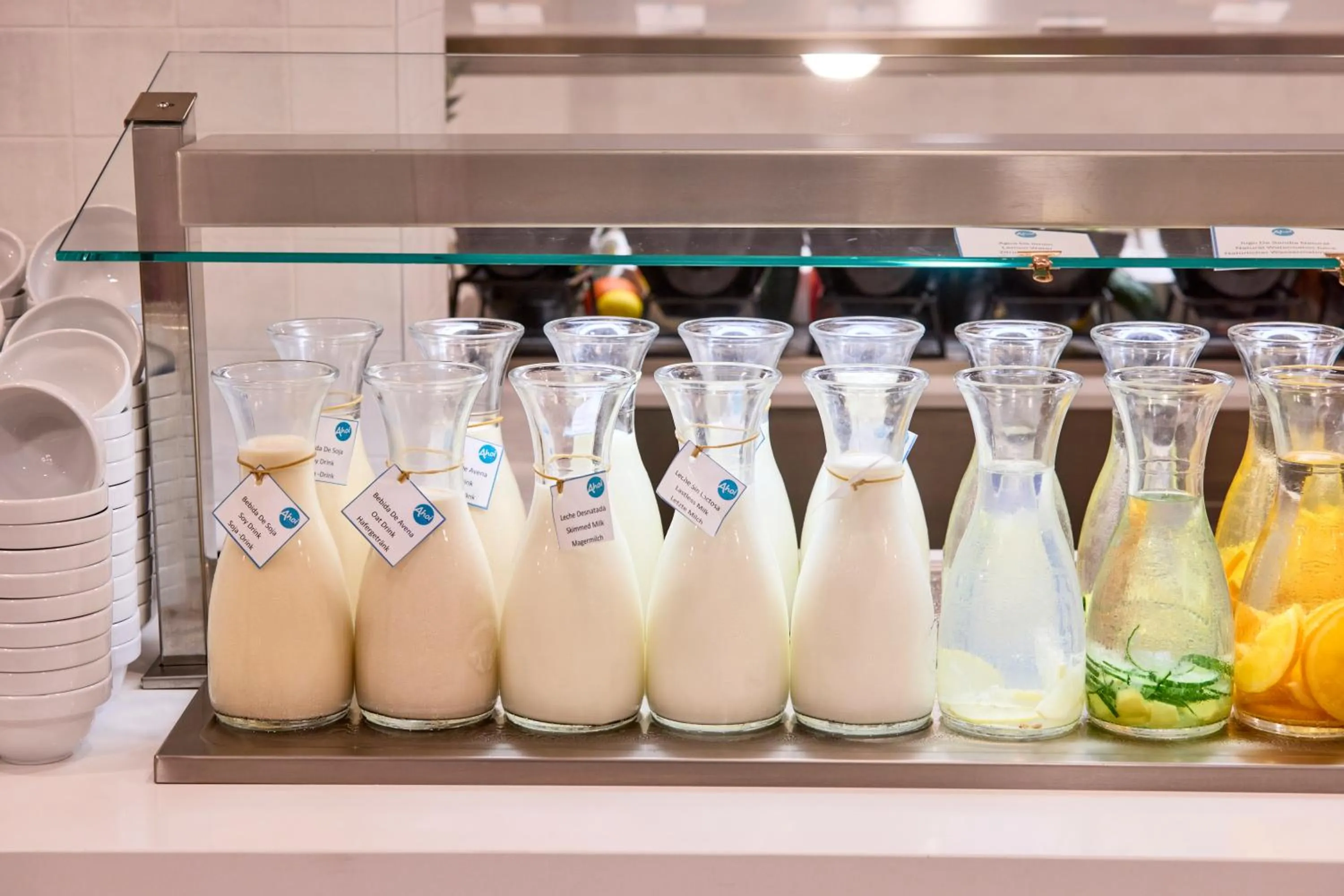 Food and drinks in AHOI! Urban Beach